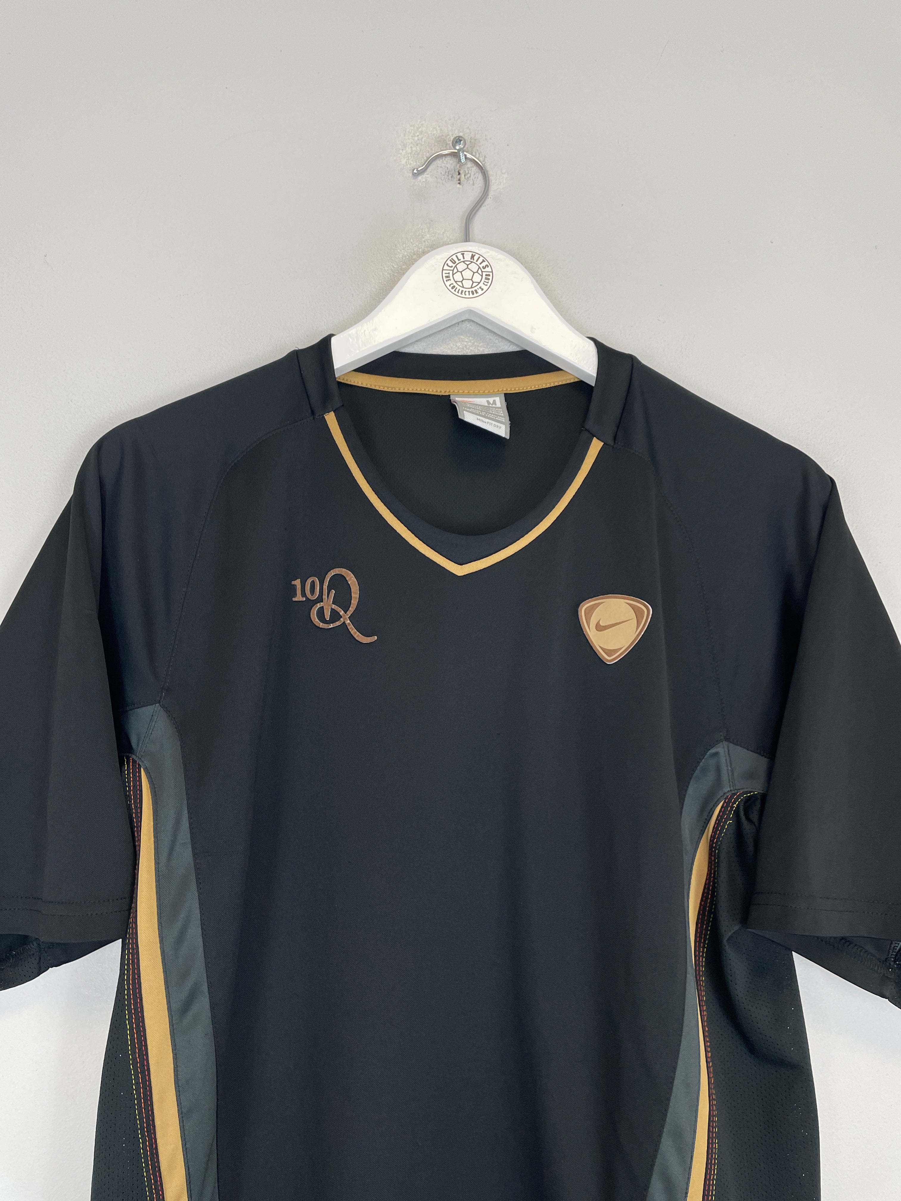 Shop 2006 RONALDINHO TRAINING SHIRT (M) NIKE, classic football shirts, vintage football shirts & retro soccer jerseys at Cult Kits