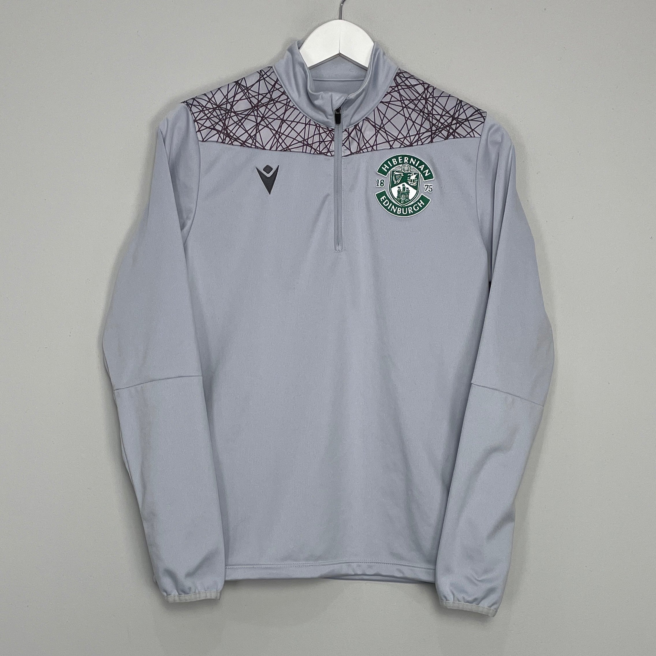 Shop 2019/20 HIBERNIAN 1/4 ZIP TRAINING TOP (S) MACRON, classic football shirts, vintage football shirts & retro soccer jerseys at Cult Kits