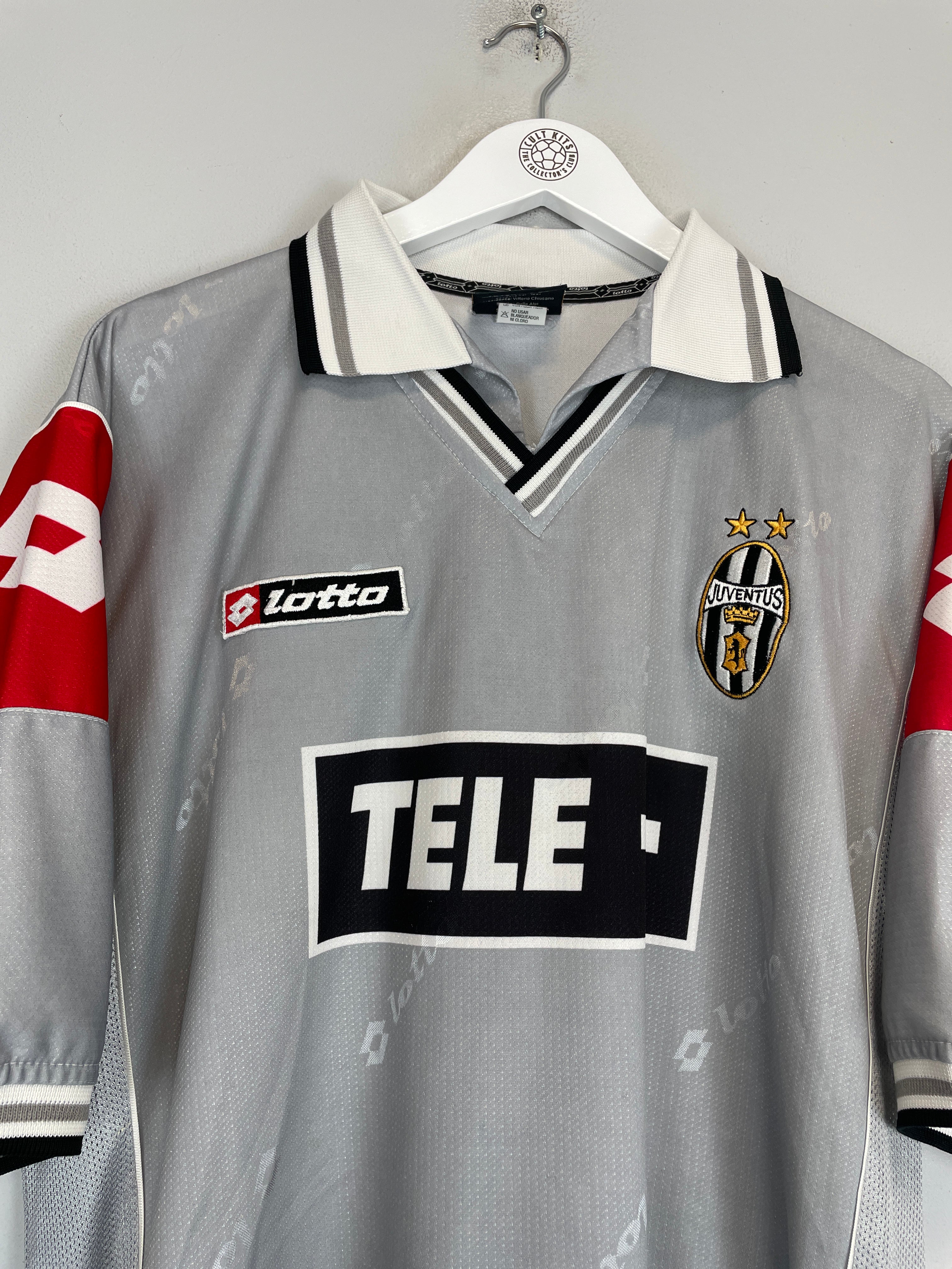 Shop 2000/01 JUVENTUS ZIDANE #21 THIRD SHIRT (XL) LOTTO, classic football shirts, vintage football shirts & retro soccer jerseys at Cult Kits