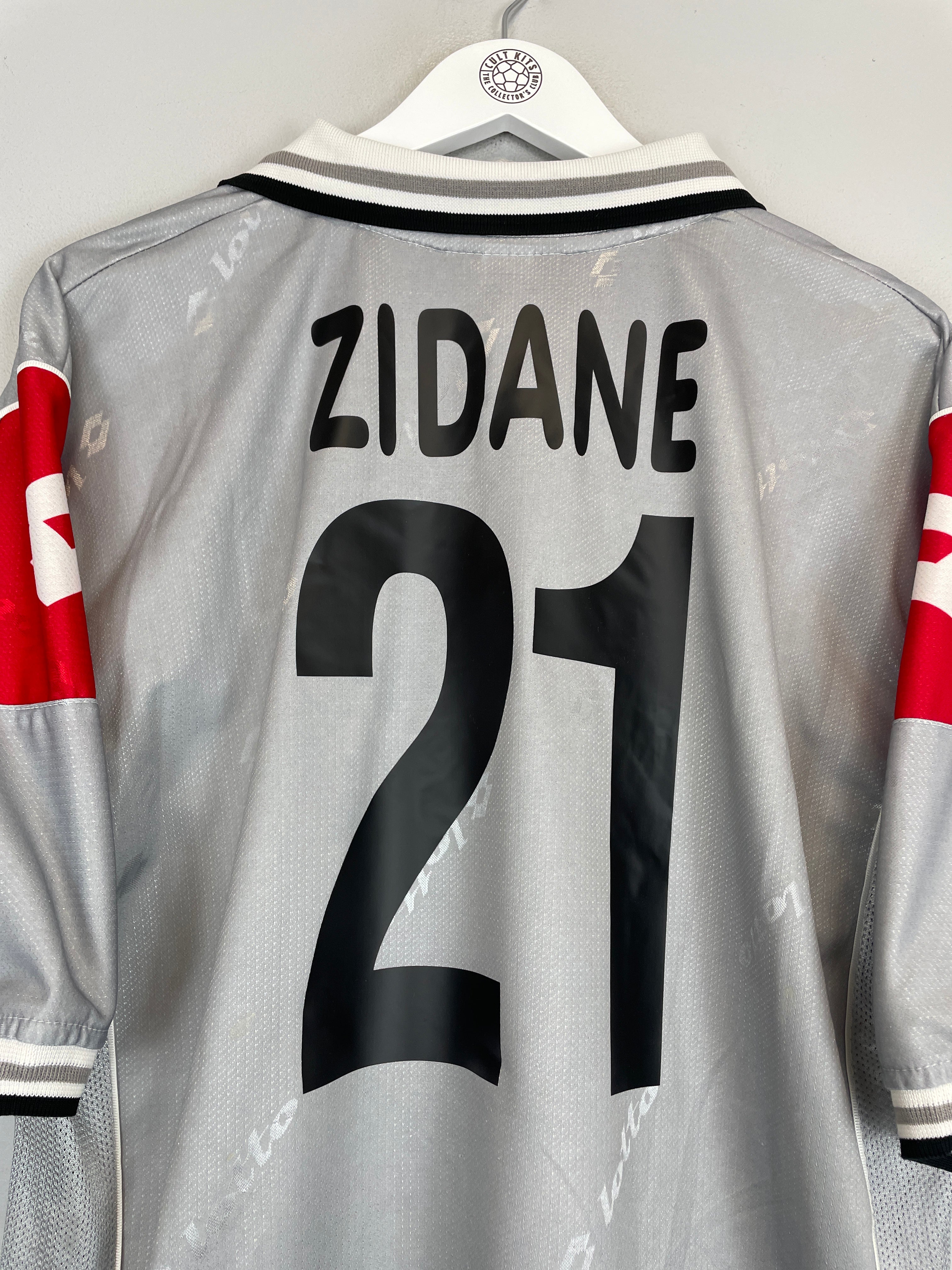 Shop 2000/01 JUVENTUS ZIDANE #21 THIRD SHIRT (XL) LOTTO, classic football shirts, vintage football shirts & retro soccer jerseys at Cult Kits