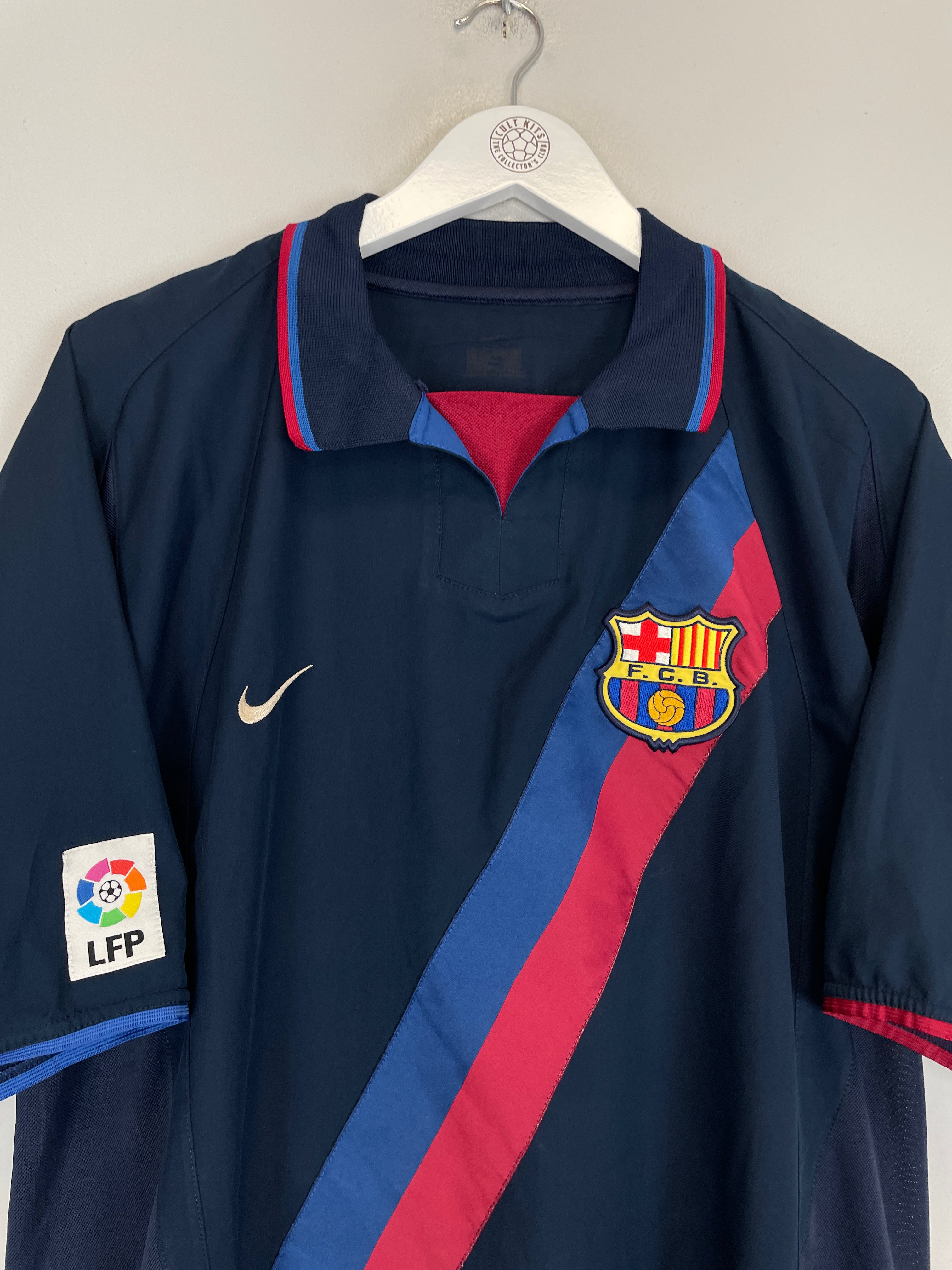 Shop 2002/03 BARCELONA RONALDINHO #10 AWAY SHIRT (XL) NIKE, classic football shirts, vintage football shirts & retro soccer jerseys at Cult Kits