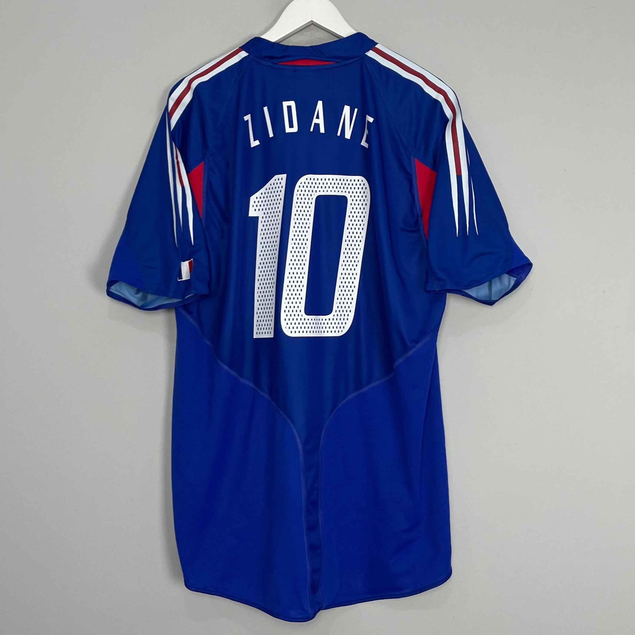 Shop 2004/06 FRANCE ZIDANE #10 HOME SHIRT (XL) ADIDAS, classic football shirts, vintage football shirts & retro soccer jerseys at Cult Kits