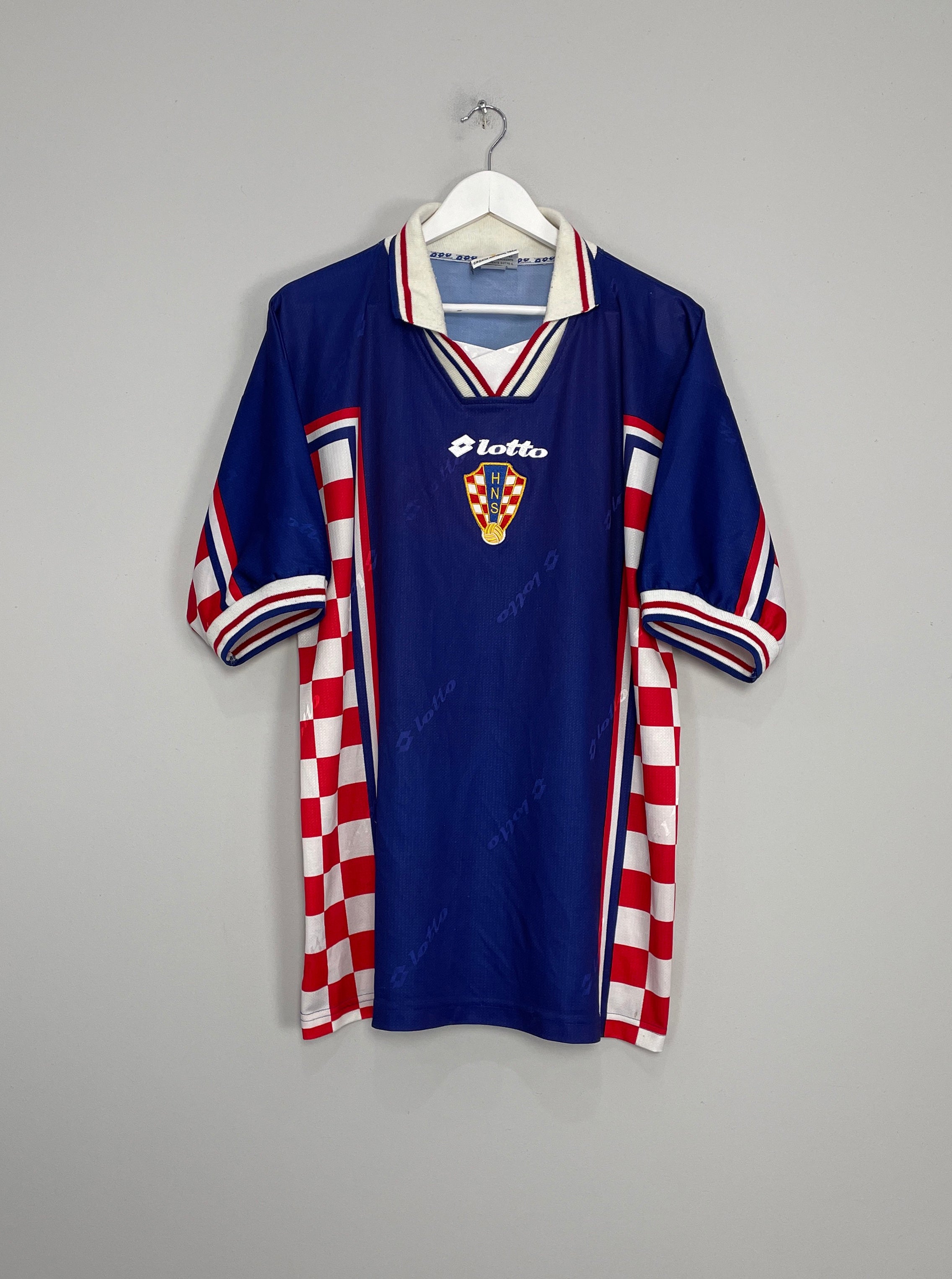 Shop 1998/01 CROATIA HOME SHIRT (XL) LOTTO, classic football shirts, vintage football shirts & retro soccer jerseys at Cult Kits