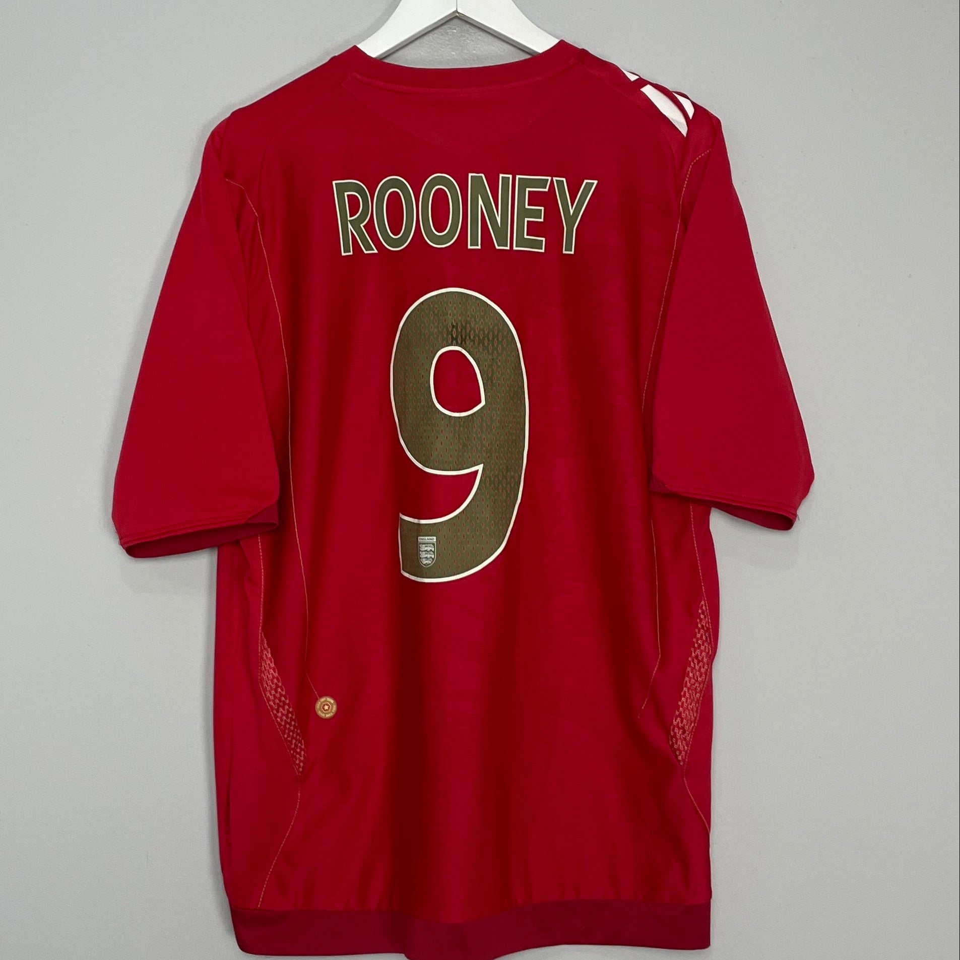 Shop 2006/08 ENGLAND ROONEY #9 AWAY SHIRT (XL) UMBRO, classic football shirts, vintage football shirts & retro soccer jerseys at Cult Kits