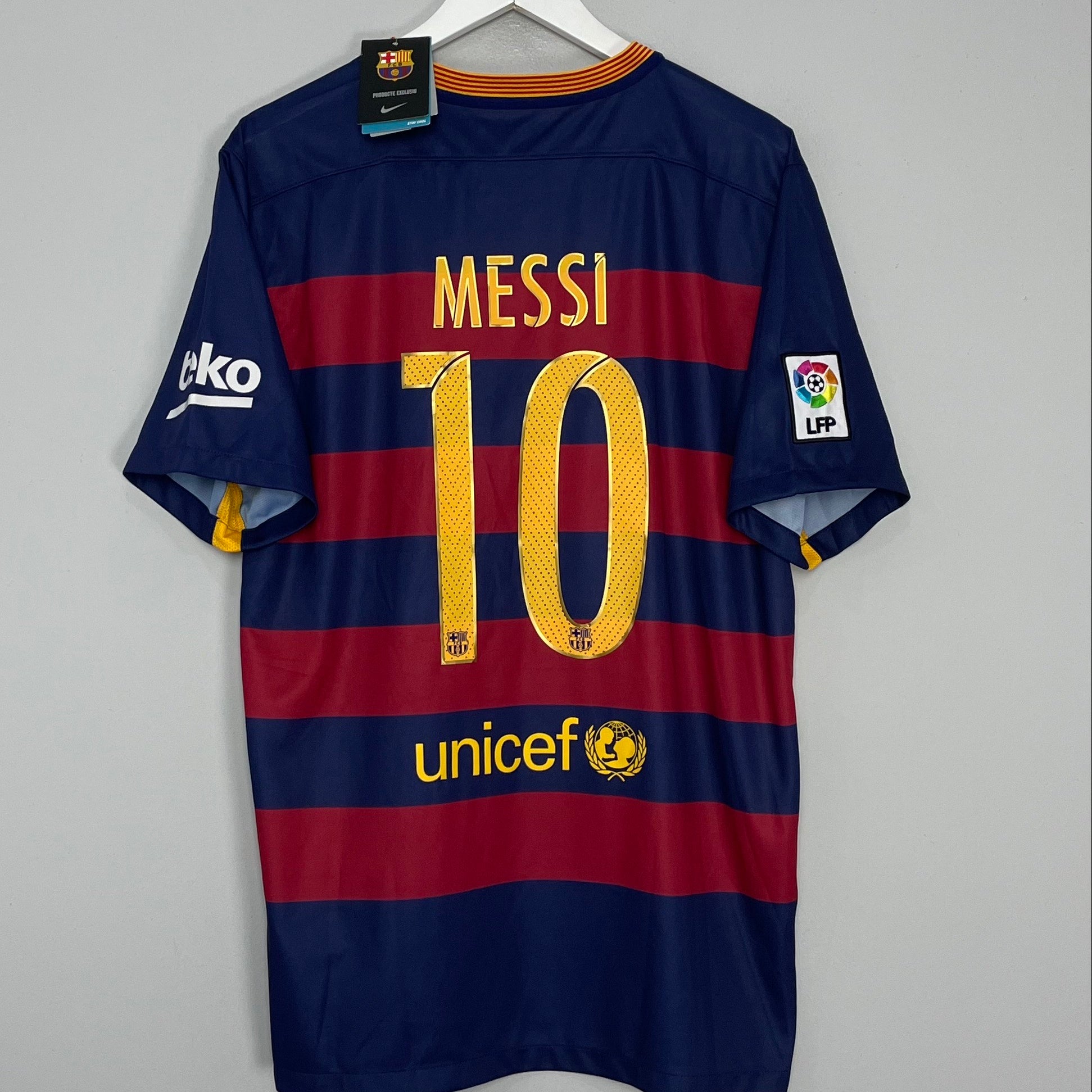 Shop 2015/16 BARCELONA MESSI #10 *BNWT* HOME SHIRT (XL) NIKE, classic football shirts, vintage football shirts & retro soccer jerseys at Cult Kits