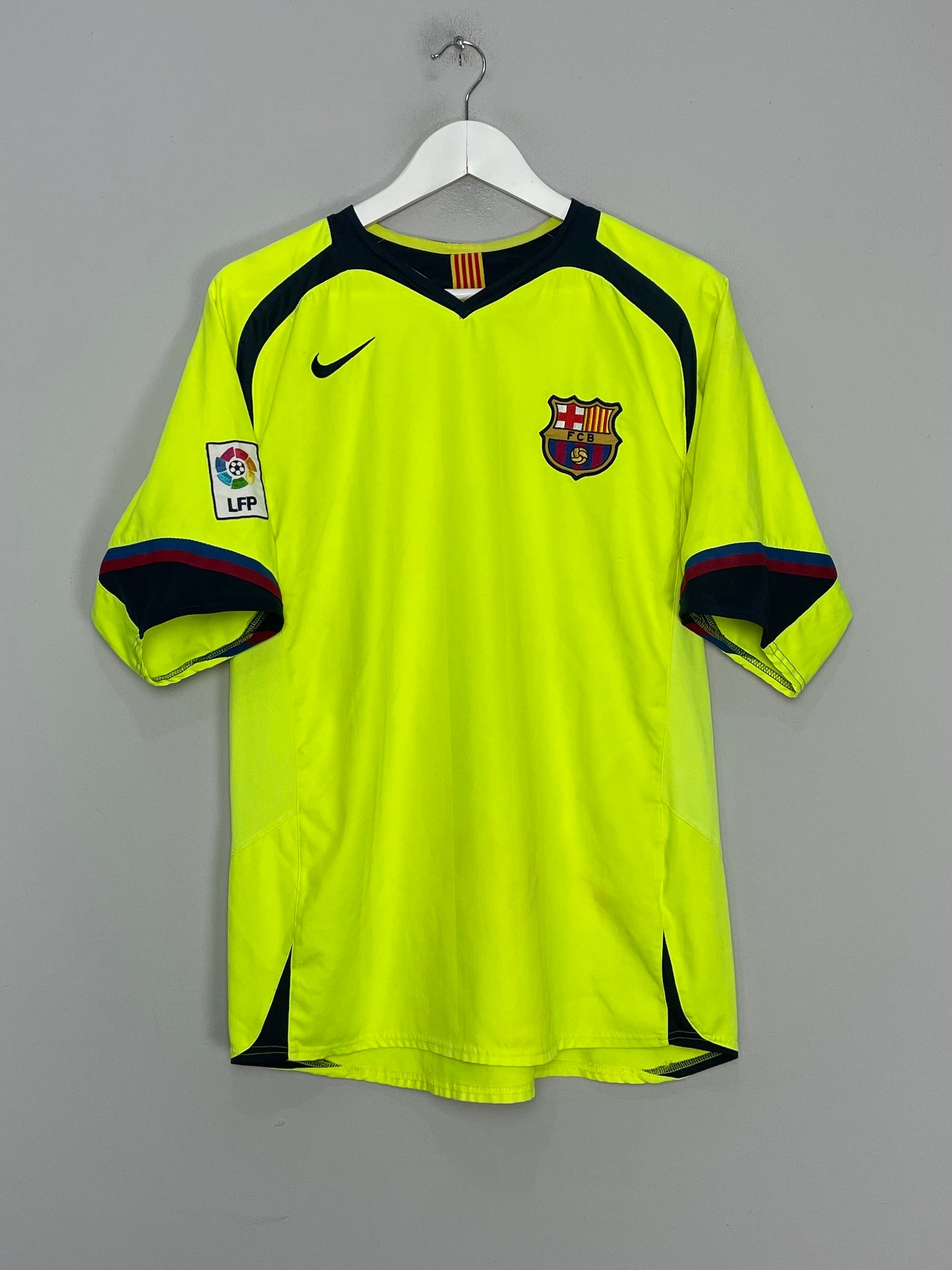 Shop 2005/06 BARCELONA RONALDINHO #10 AWAY SHIRT (L) NIKE, classic football shirts, vintage football shirts & retro soccer jerseys at Cult Kits