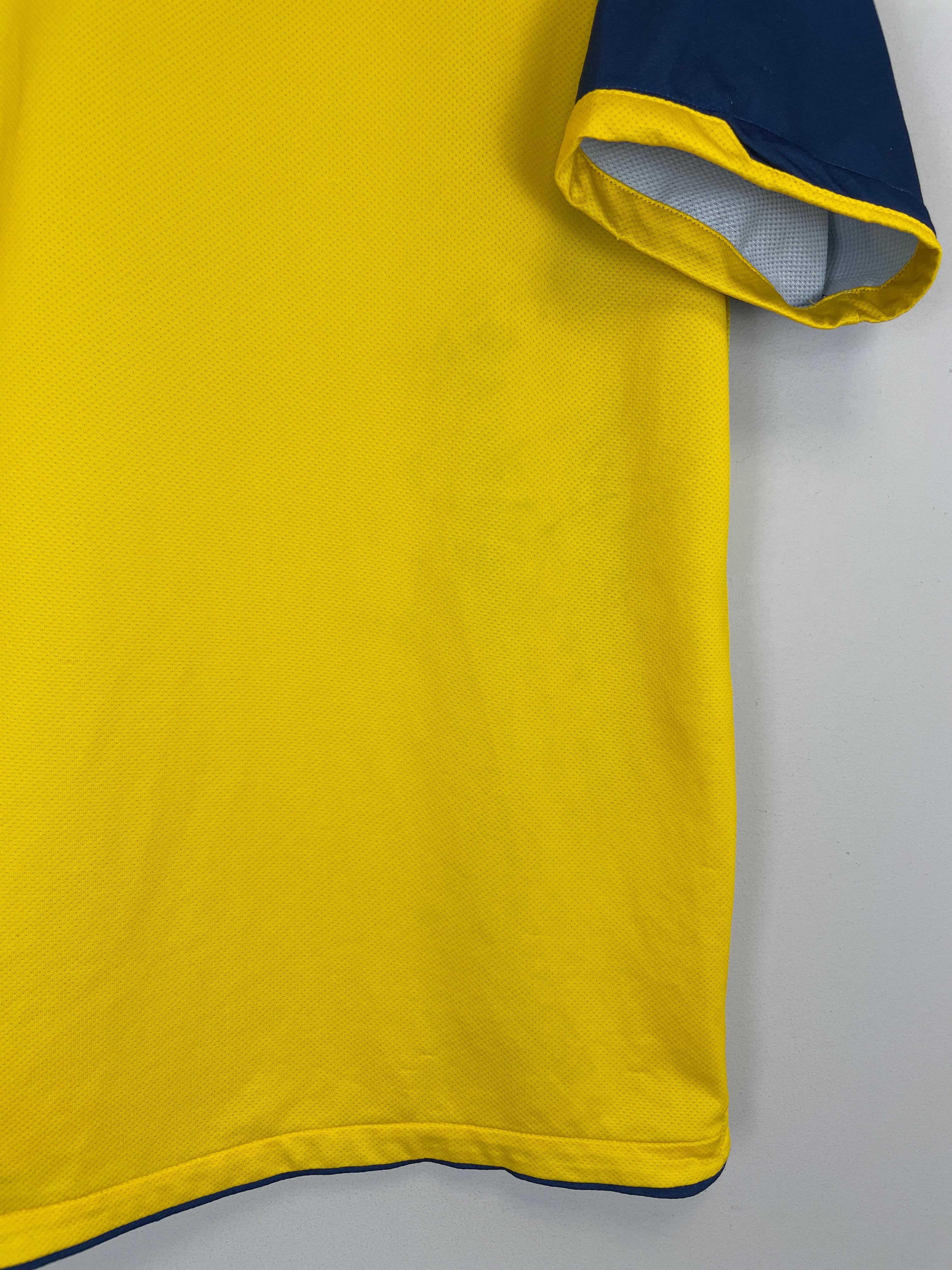 Shop 2010/11 CLUB AMERICA HOME SHIRT (L) NIKE, classic football shirts, vintage football shirts & retro soccer jerseys at Cult Kits