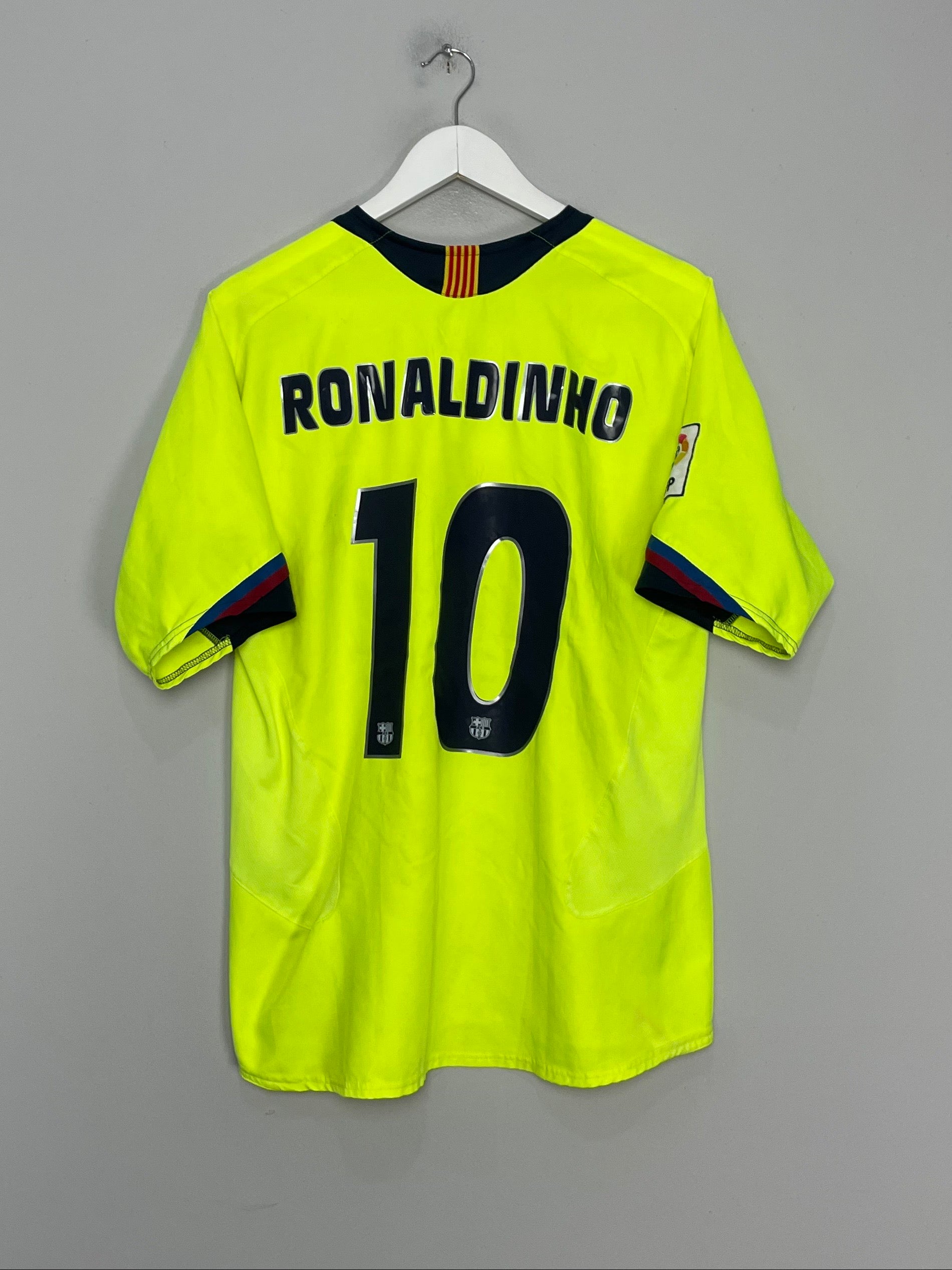 Shop 2005/06 BARCELONA RONALDINHO #10 AWAY SHIRT (L) NIKE, classic football shirts, vintage football shirts & retro soccer jerseys at Cult Kits