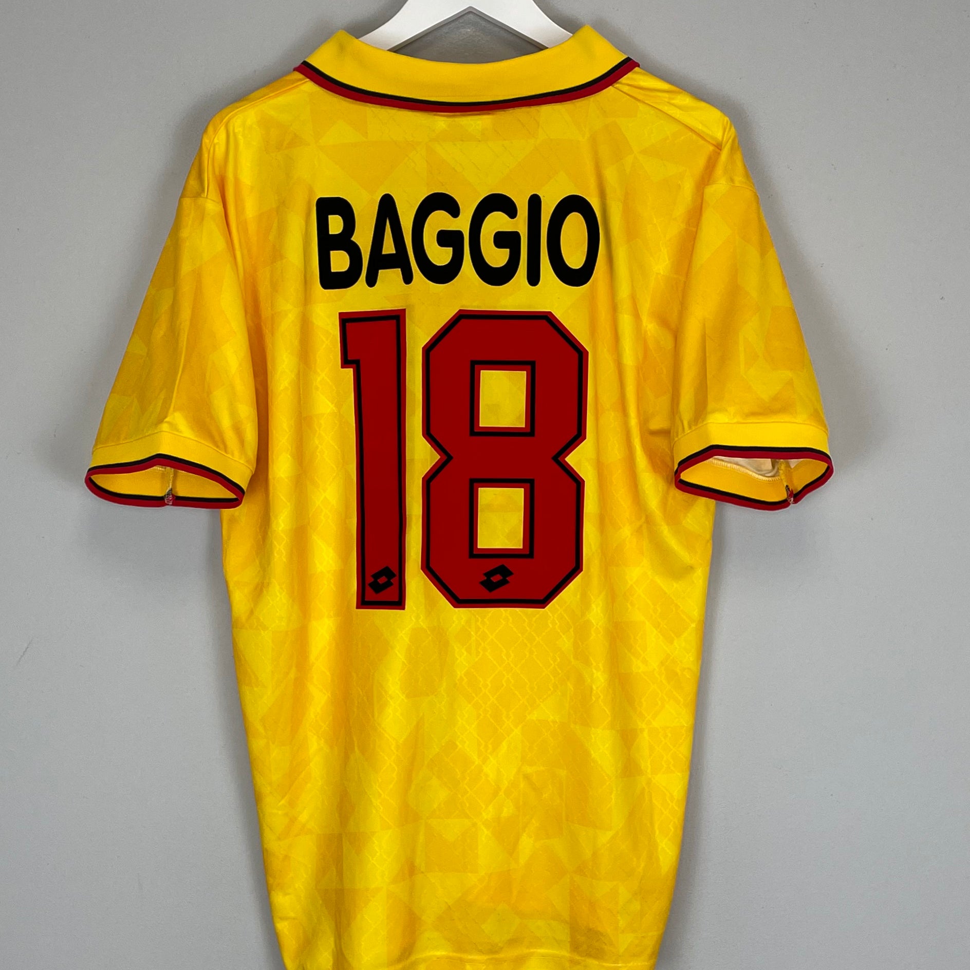 Shop 1994/96 AC MILAN BAGGIO #18 THIRD SHIRT (XL) LOTTO, classic football shirts, vintage football shirts & retro soccer jerseys at Cult Kits