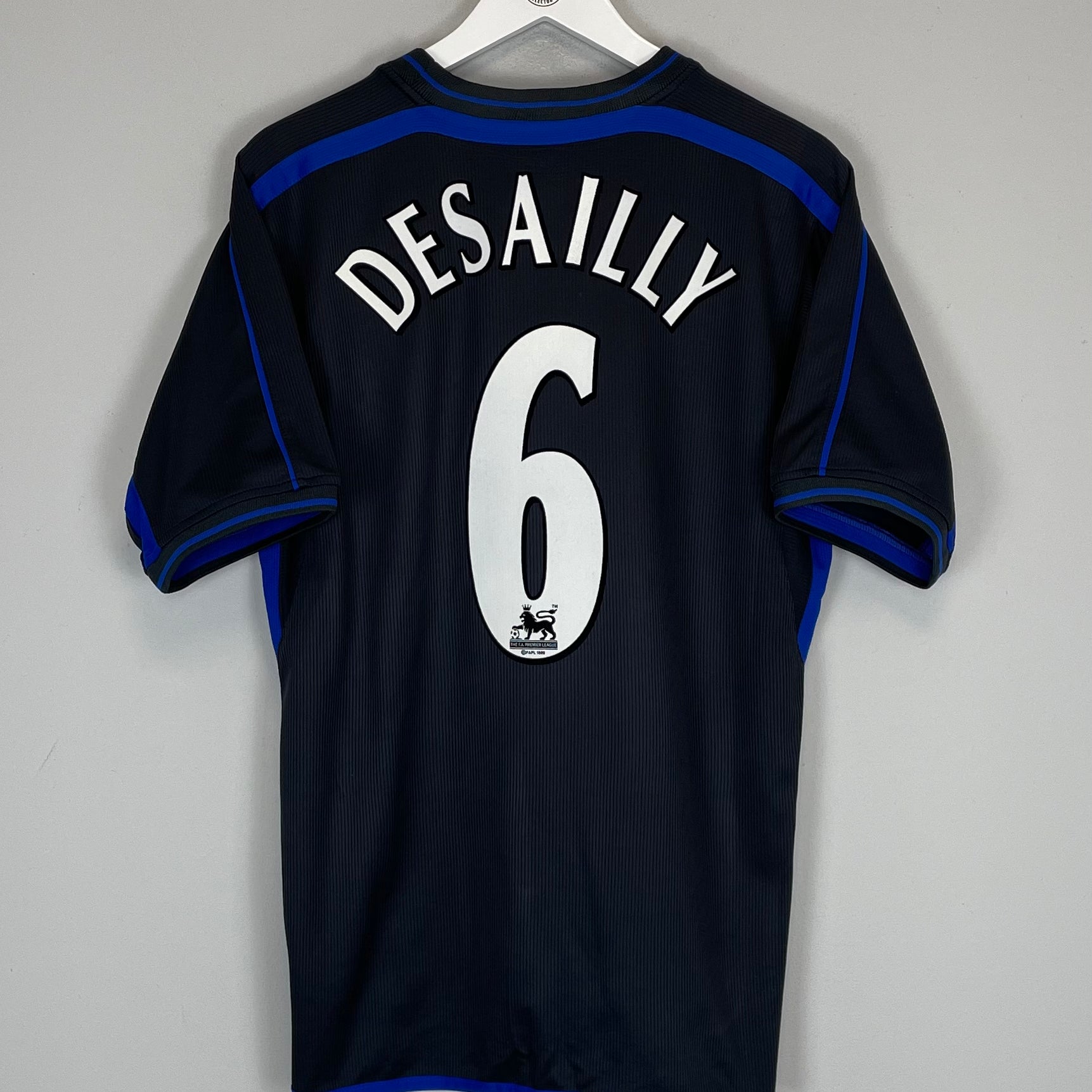 Shop 2002/03 CHELSEA DESAILLY #6 AWAY SHIRT (M) UMBRO, classic football shirts, vintage football shirts & retro soccer jerseys at Cult Kits