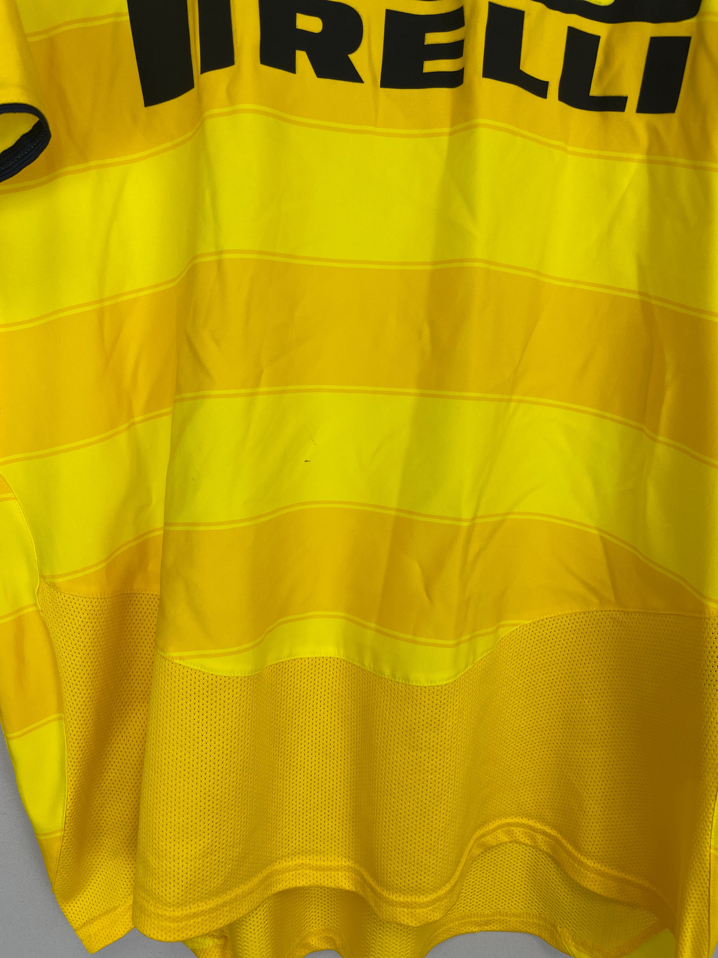 Shop 2003/04 INTER MILAN AWAY SHIRT (XL) NIKE, classic football shirts, vintage football shirts & retro soccer jerseys at Cult Kits