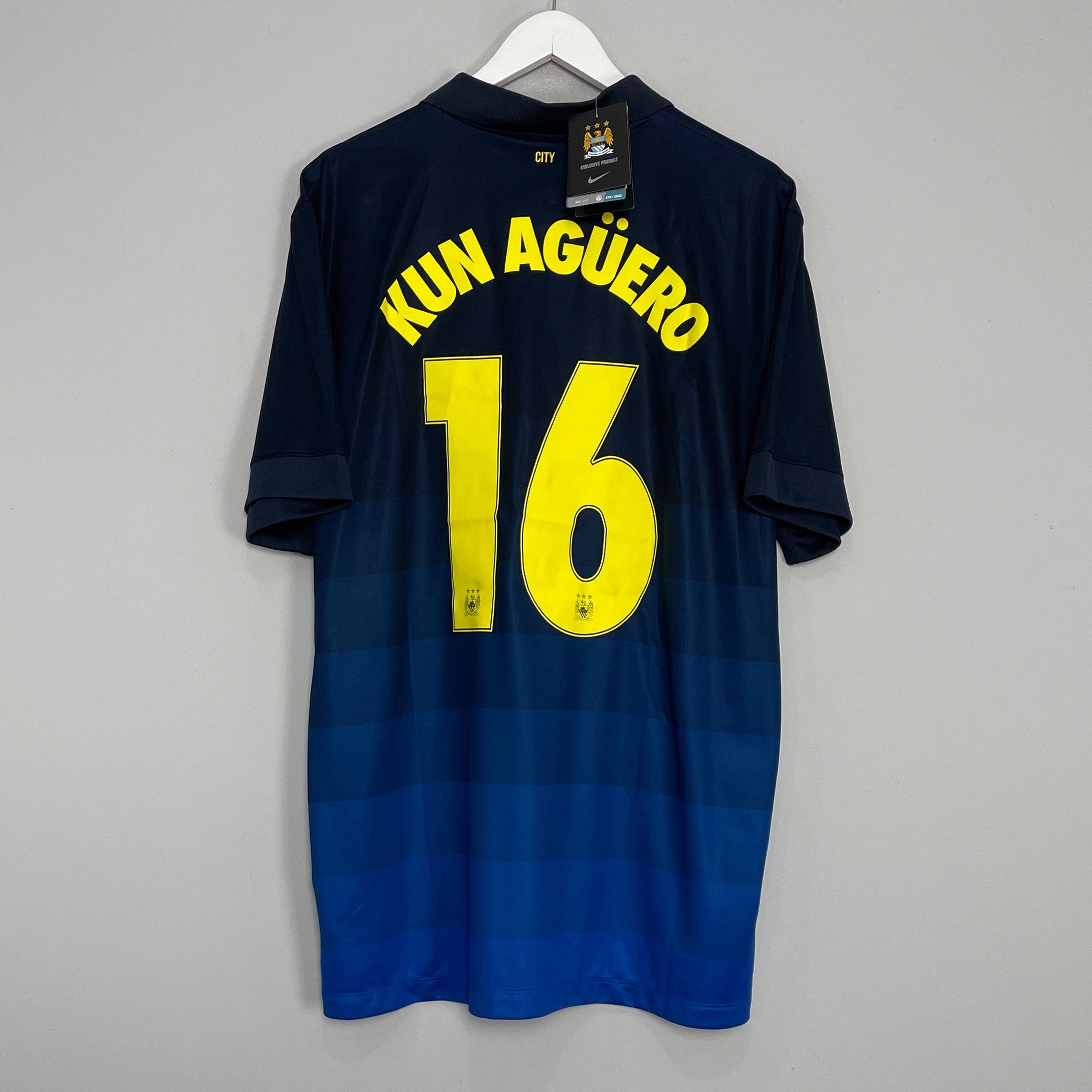 Shop 2014/15 MANCHESTER CITY AGUERO #16 *BNWT* AWAY SHIRT (XL) NIKE, classic football shirts, vintage football shirts & retro soccer jerseys at Cult Kits