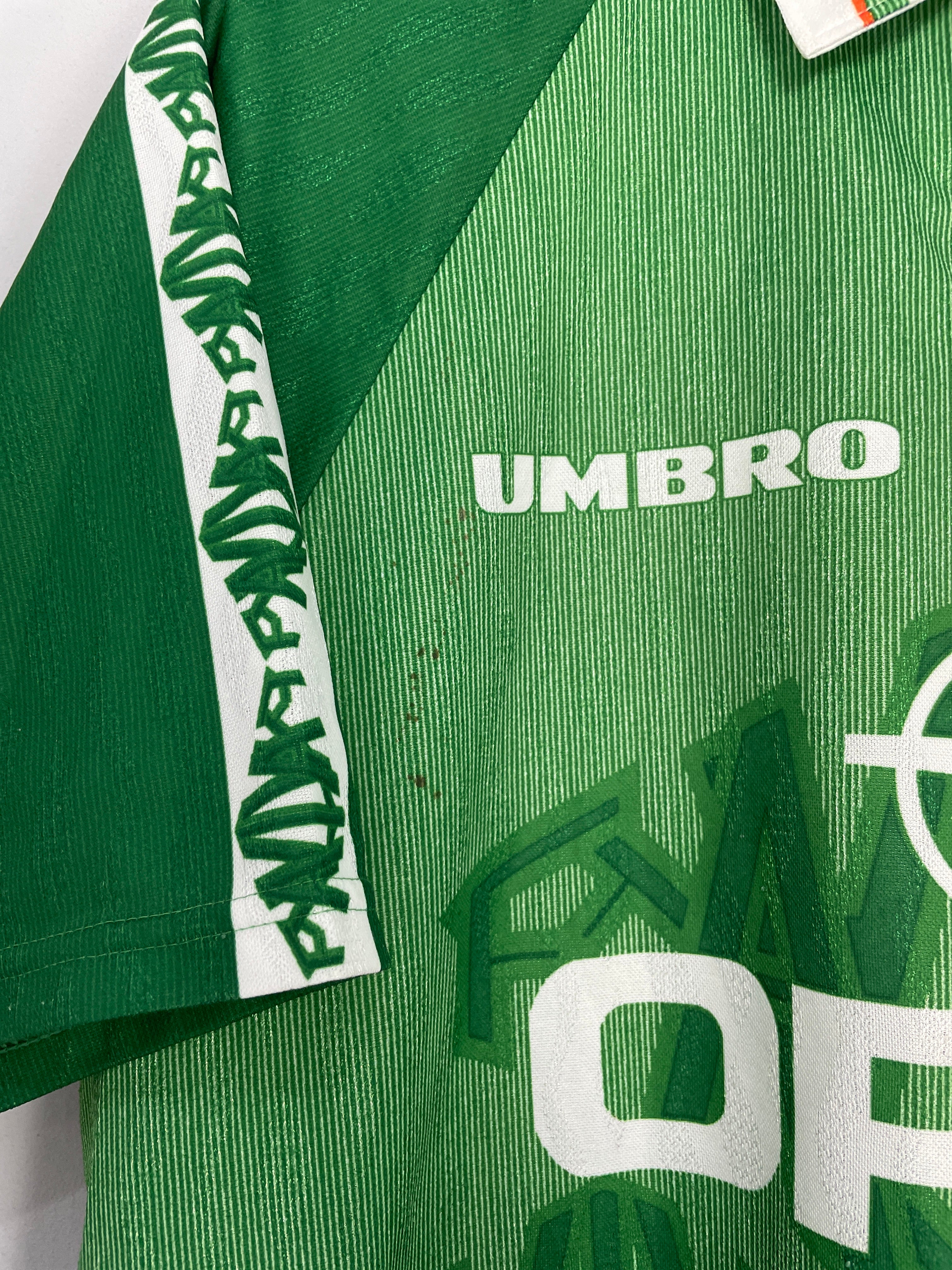 Shop 1996/97 IRELAND HOME SHIRT (XL) UMBRO, classic football shirts, vintage football shirts & retro soccer jerseys at Cult Kits