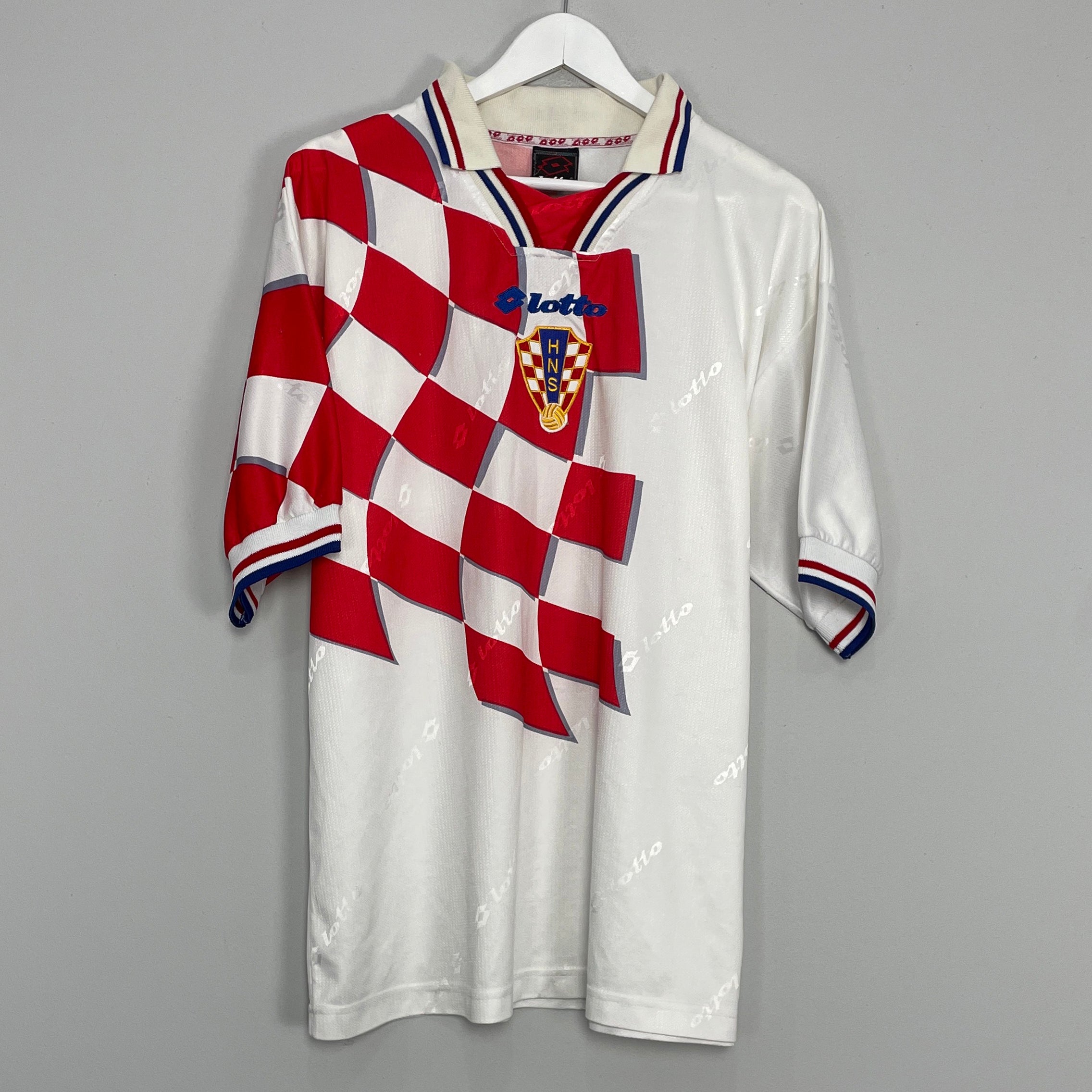 Shop 1998/00 CROATIA HOME SHIRT (L) LOTTO, classic football shirts, vintage football shirts & retro soccer jerseys at Cult Kits