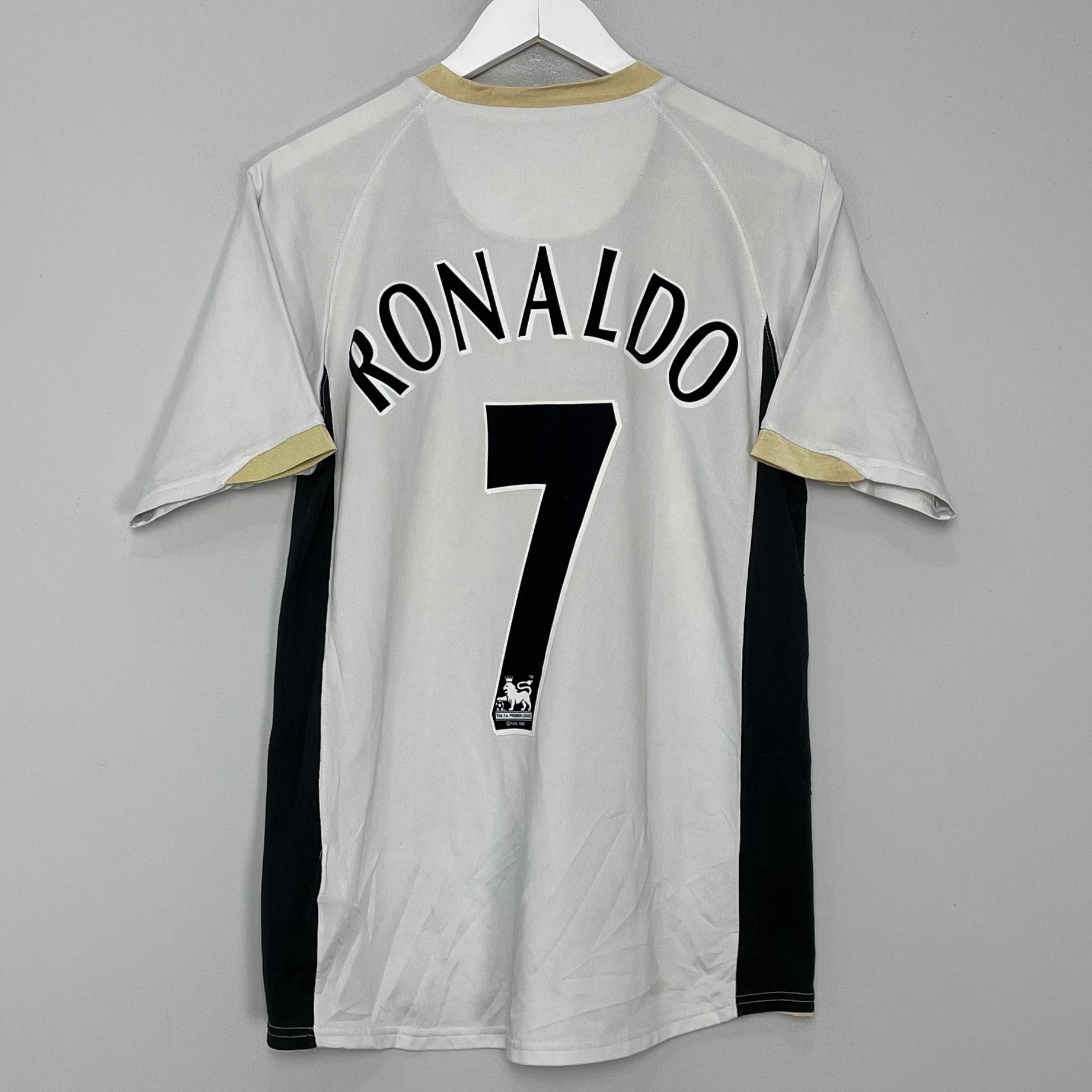 Shop 2006/08 MANCHESTER UNITED RONALDO #7 AWAY SHIRT (M) NIKE, classic football shirts, vintage football shirts & retro soccer jerseys at Cult Kits