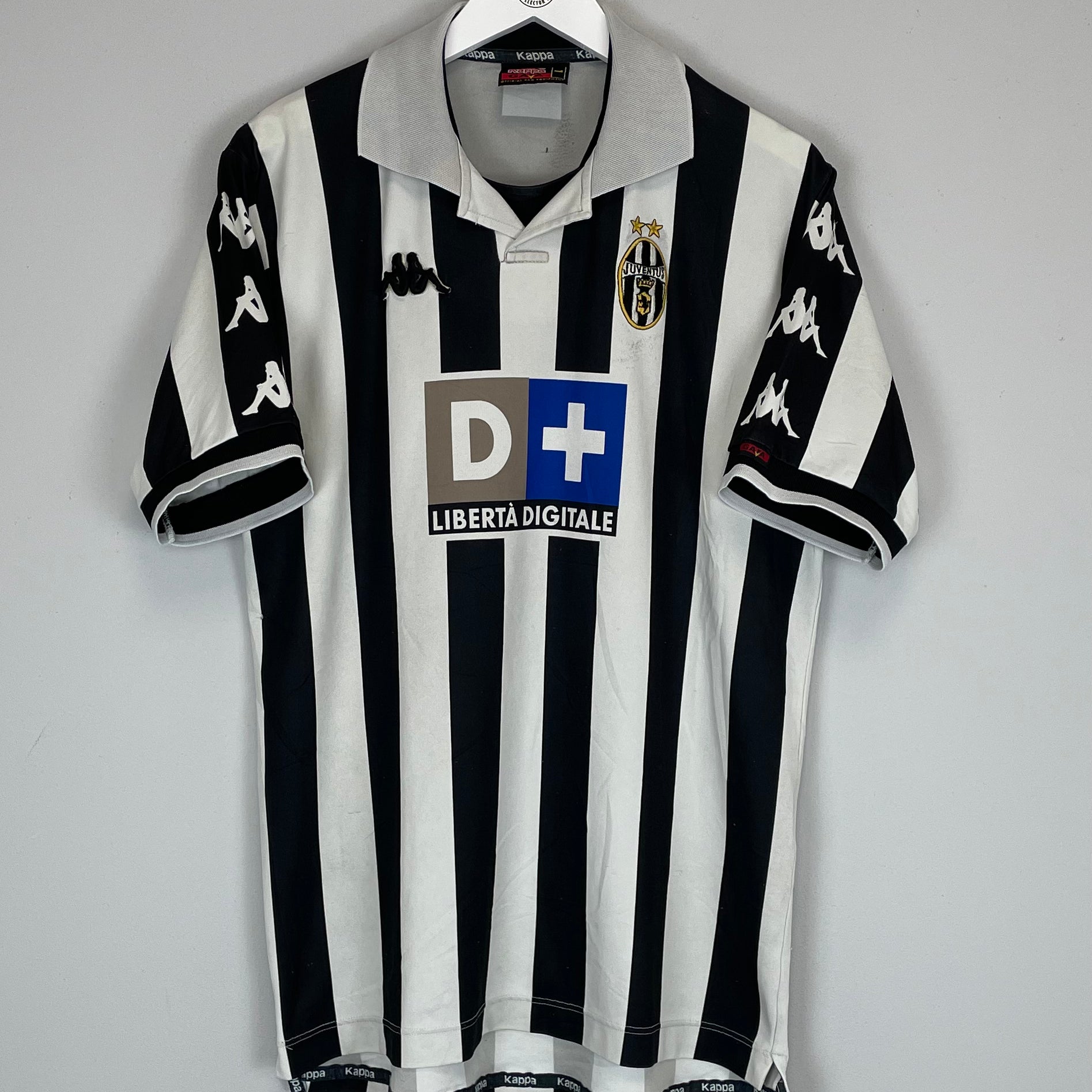 Shop 1998/99 JUVENTUS HOME SHIRT (L) KAPPA, classic football shirts, vintage football shirts & retro soccer jerseys at Cult Kits