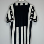 Shop 1998/99 JUVENTUS HOME SHIRT (L) KAPPA, classic football shirts, vintage football shirts & retro soccer jerseys at Cult Kits