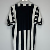 Shop 1998/99 JUVENTUS HOME SHIRT (L) KAPPA, classic football shirts, vintage football shirts & retro soccer jerseys at Cult Kits