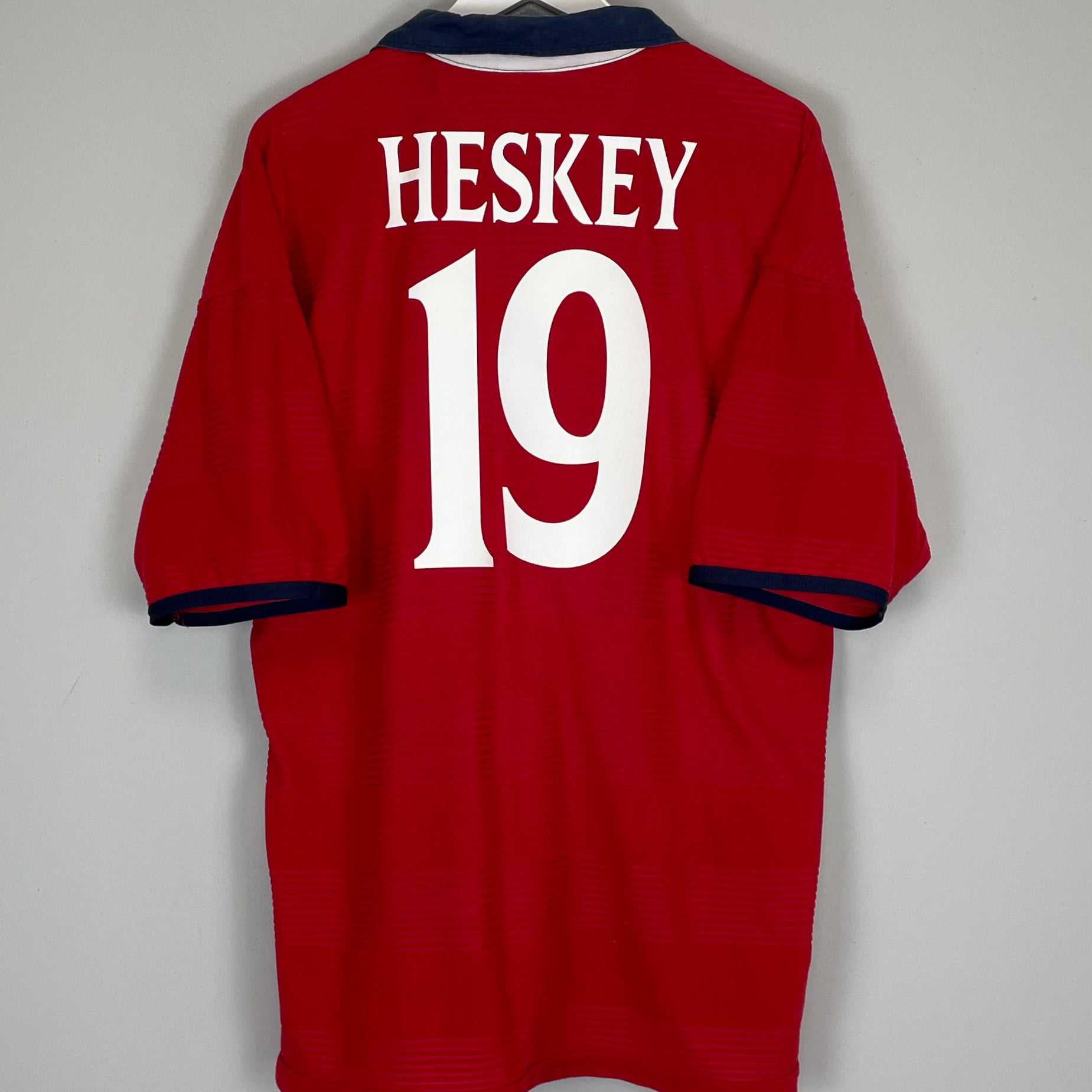 Shop 1999/01 ENGLAND HESKEY #19 AWAY SHIRT (XL) UMBRO, classic football shirts, vintage football shirts & retro soccer jerseys at Cult Kits