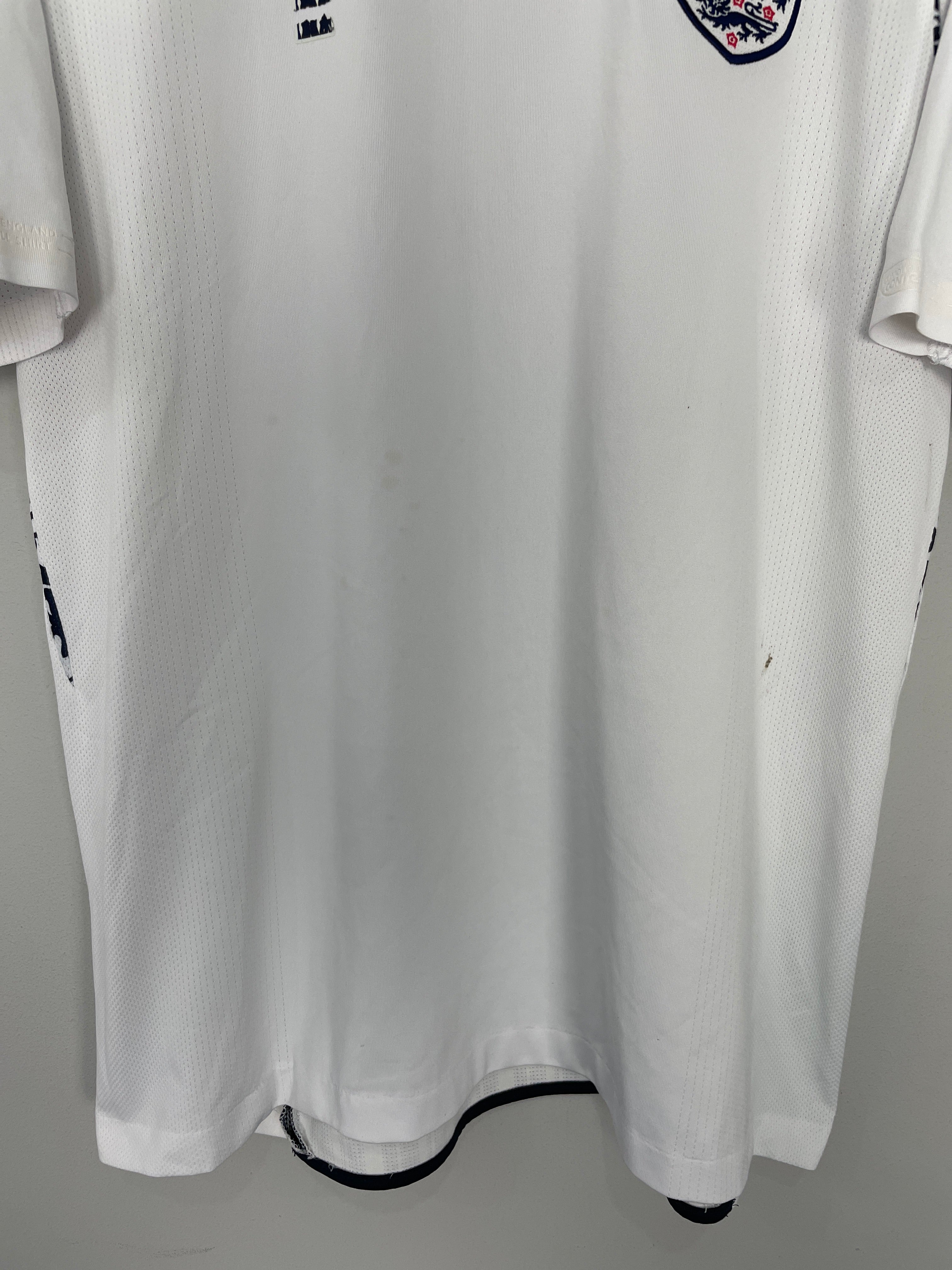 Shop 2007/09 ENGLAND GERRARD #4 HOME SHIRT (XL) UMBRO, classic football shirts, vintage football shirts & retro soccer jerseys at Cult Kits