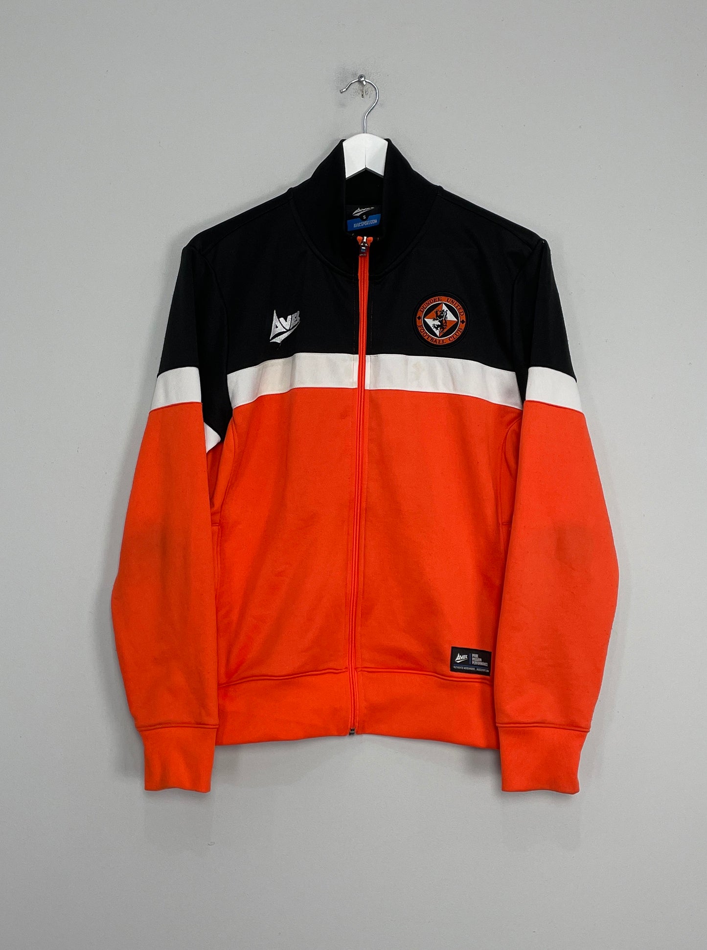 Image of the Dundee jacket from the 2010/12 season