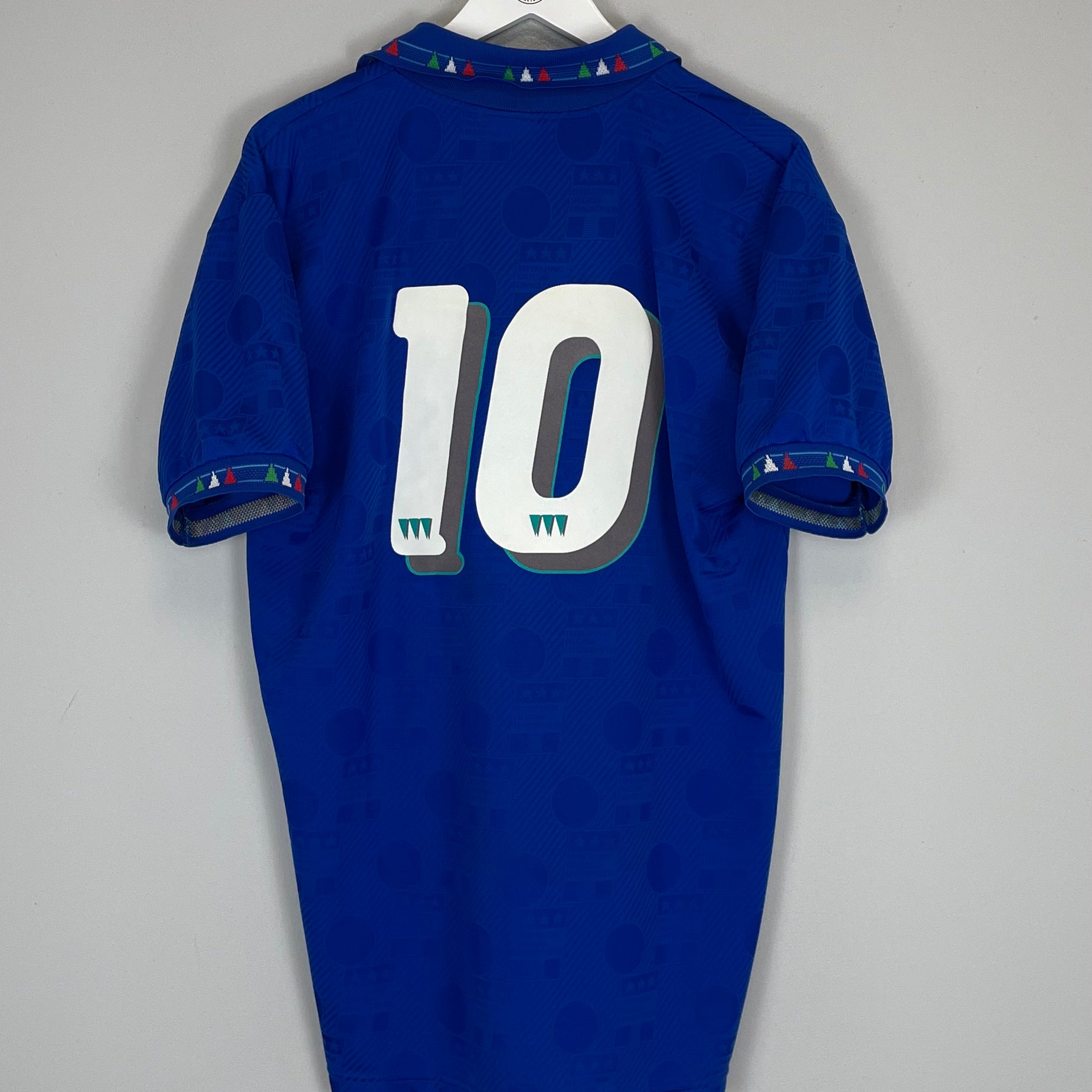 Shop 1994 ITALY #10 (BAGGIO) HOME SHIRT (XL) DIADORA, classic football shirts, vintage football shirts & retro soccer jerseys at Cult Kits