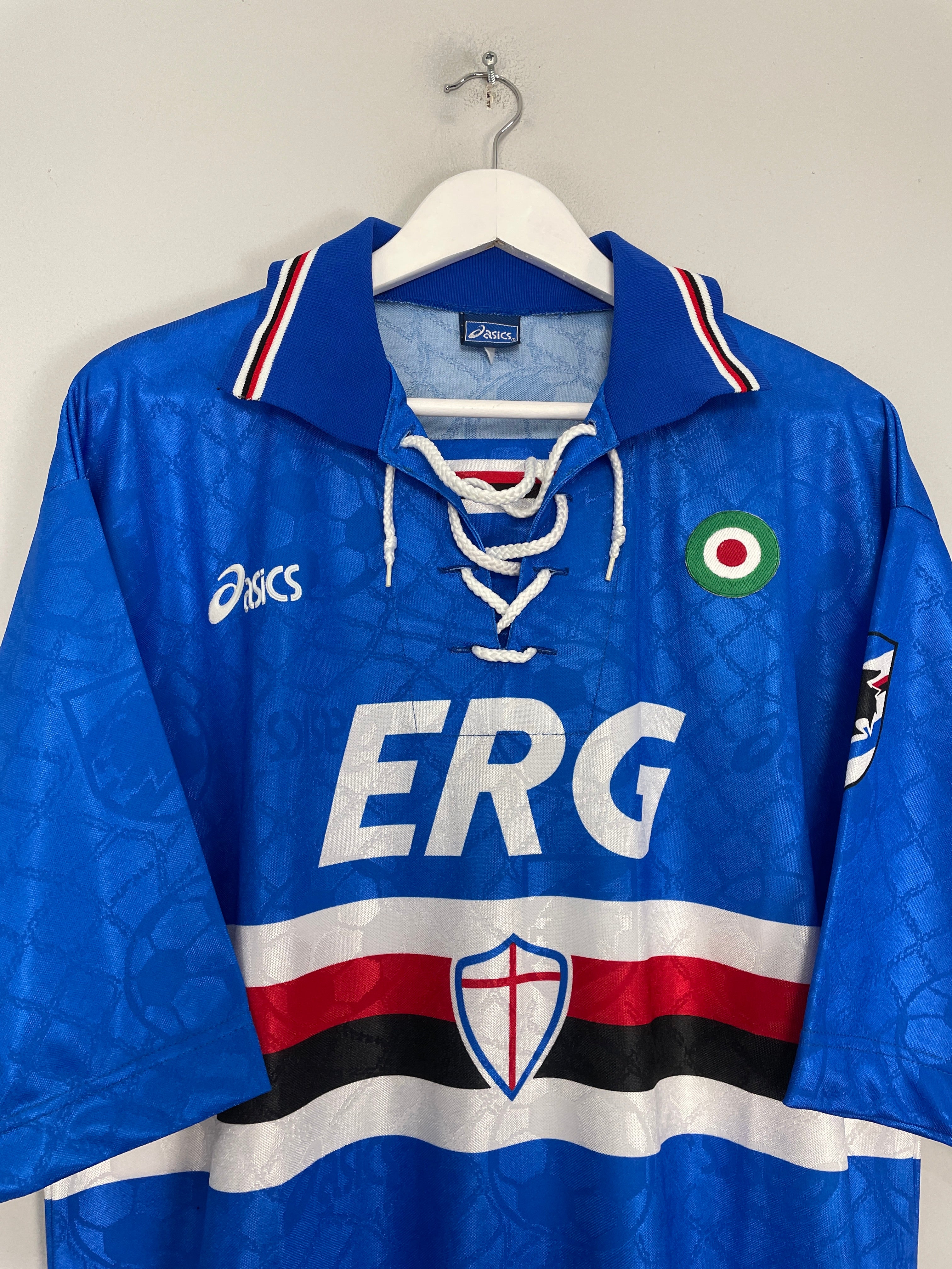 Shop 1994/95 SAMPDORIA HOME SHIRT (XL) ASICS, classic football shirts, vintage football shirts & retro soccer jerseys at Cult Kits