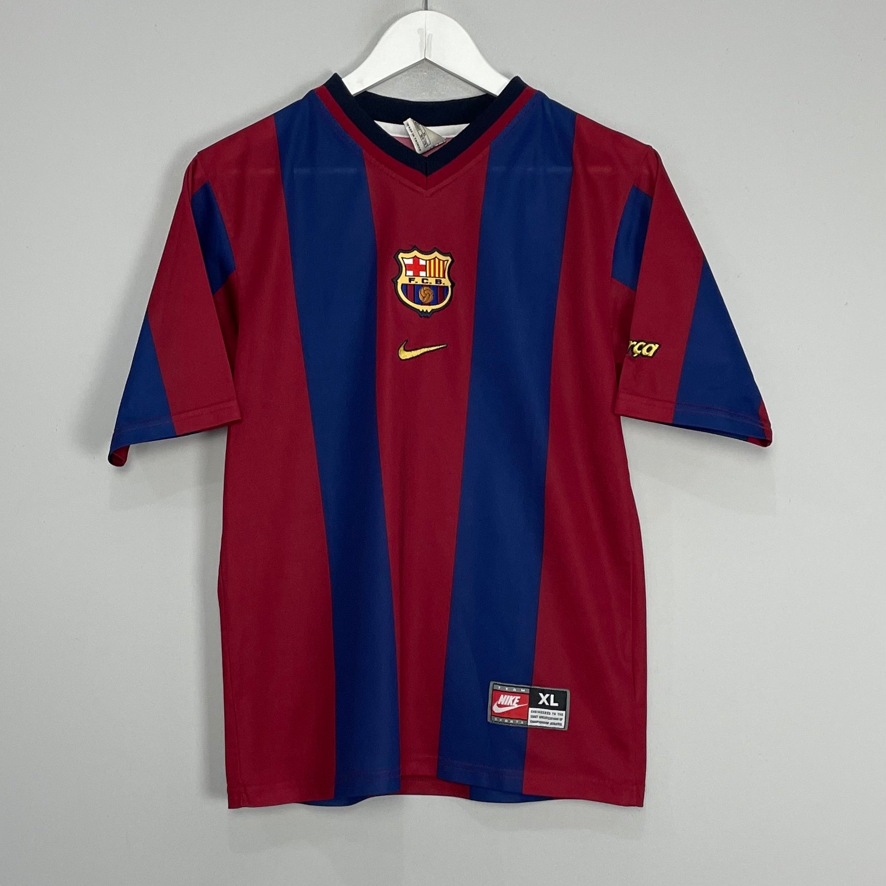 Shop 1998/00 BARCELONA HOME SHIRT (XL.KIDS) NIKE, classic football shirts, vintage football shirts & retro soccer jerseys at Cult Kits