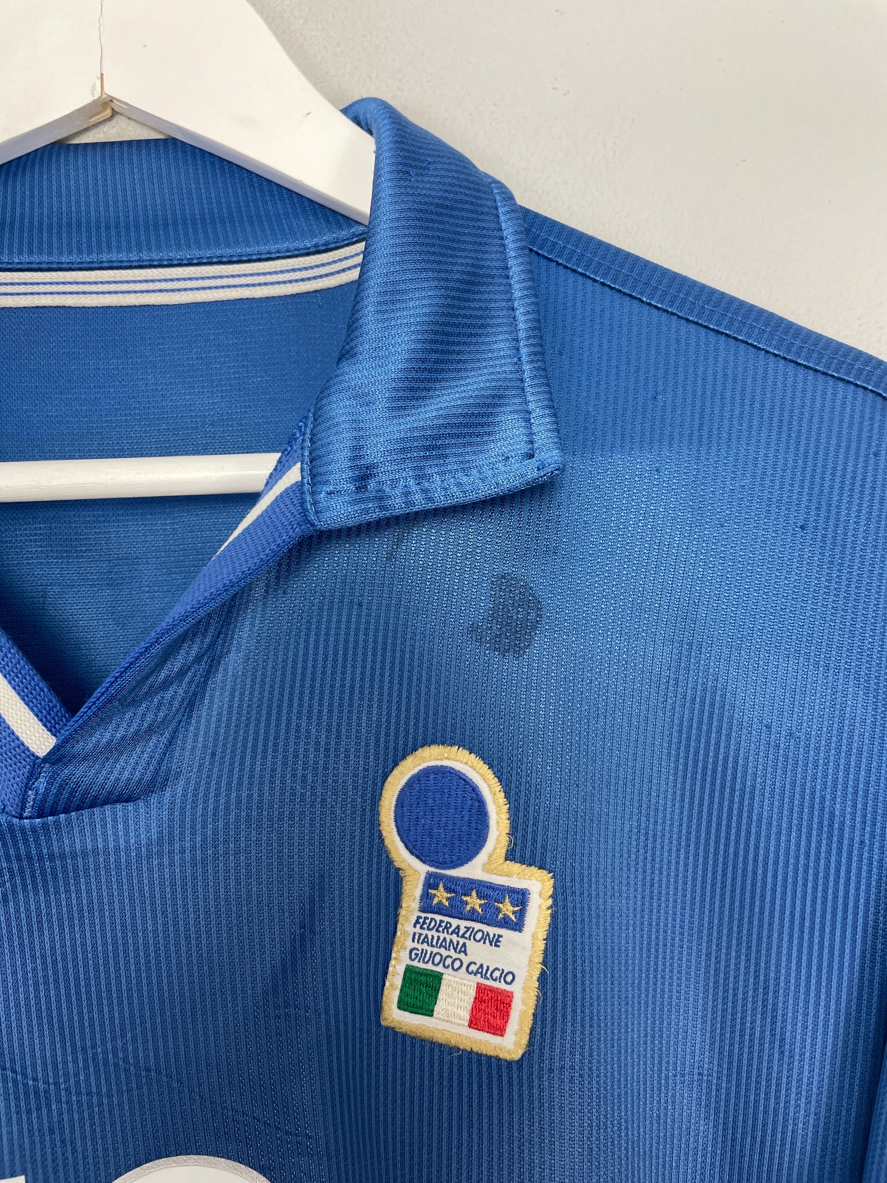 Shop 1997/98 ITALY DEL PIERO #10 HOME SHIRT (L) NIKE, classic football shirts, vintage football shirts & retro soccer jerseys at Cult Kits