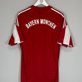 2010/11 BAYERN MUNICH HOME SHIRT (M) ADIDAS