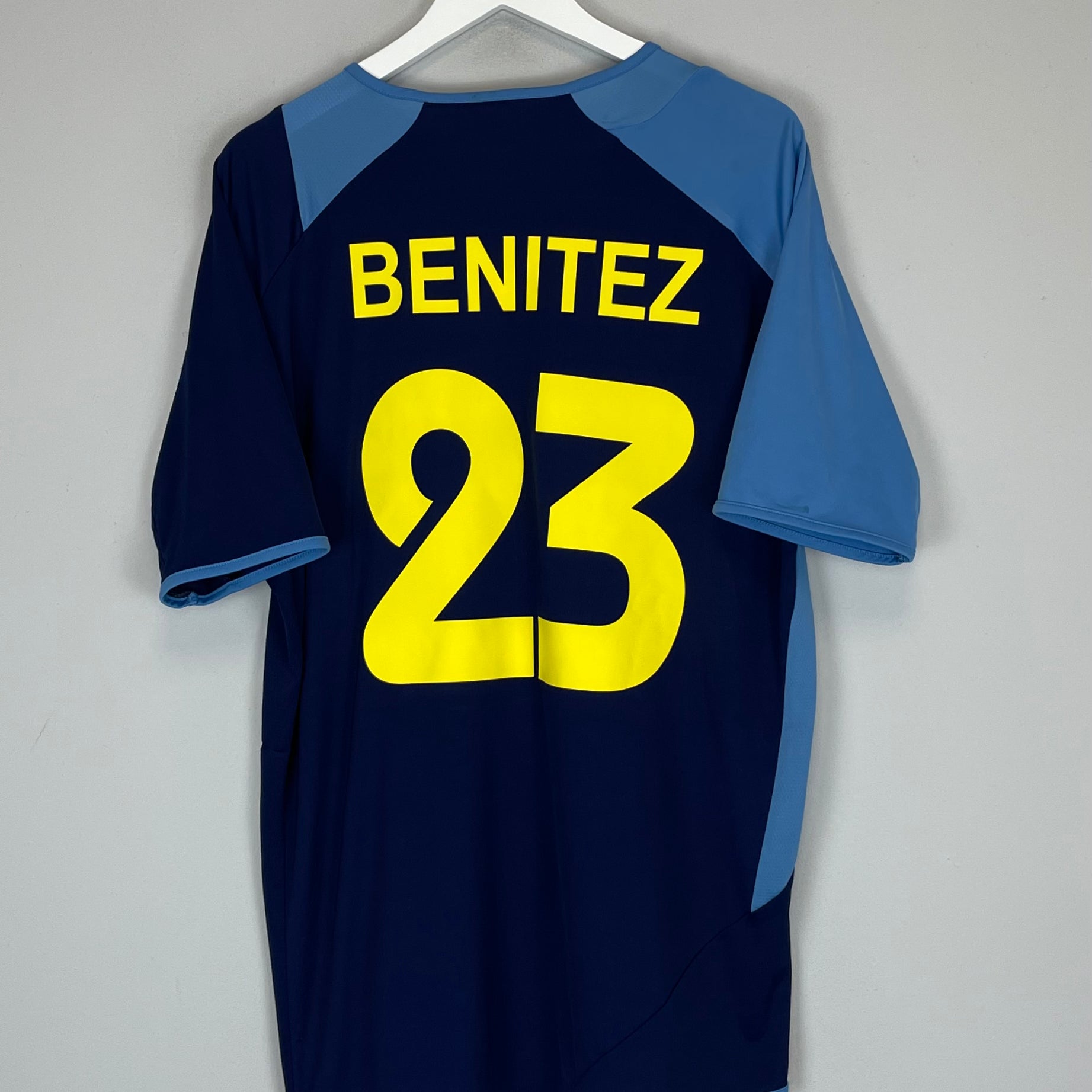 Buy 2006/07 ECUADOR BENITEZ 23 THIRD SHIRT (XL) MARATHON ~ Free worldwide shipping ~ Authentic Vintage Football Shirts from Cult Kits