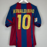 Shop 2004/05 BARCELONA RONALDINHO #10 HOME SHIRT (M) NIKE, classic football shirts, vintage football shirts & retro soccer jerseys at Cult Kits