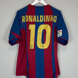 Shop 2004/05 BARCELONA RONALDINHO #10 HOME SHIRT (M) NIKE, classic football shirts, vintage football shirts & retro soccer jerseys at Cult Kits