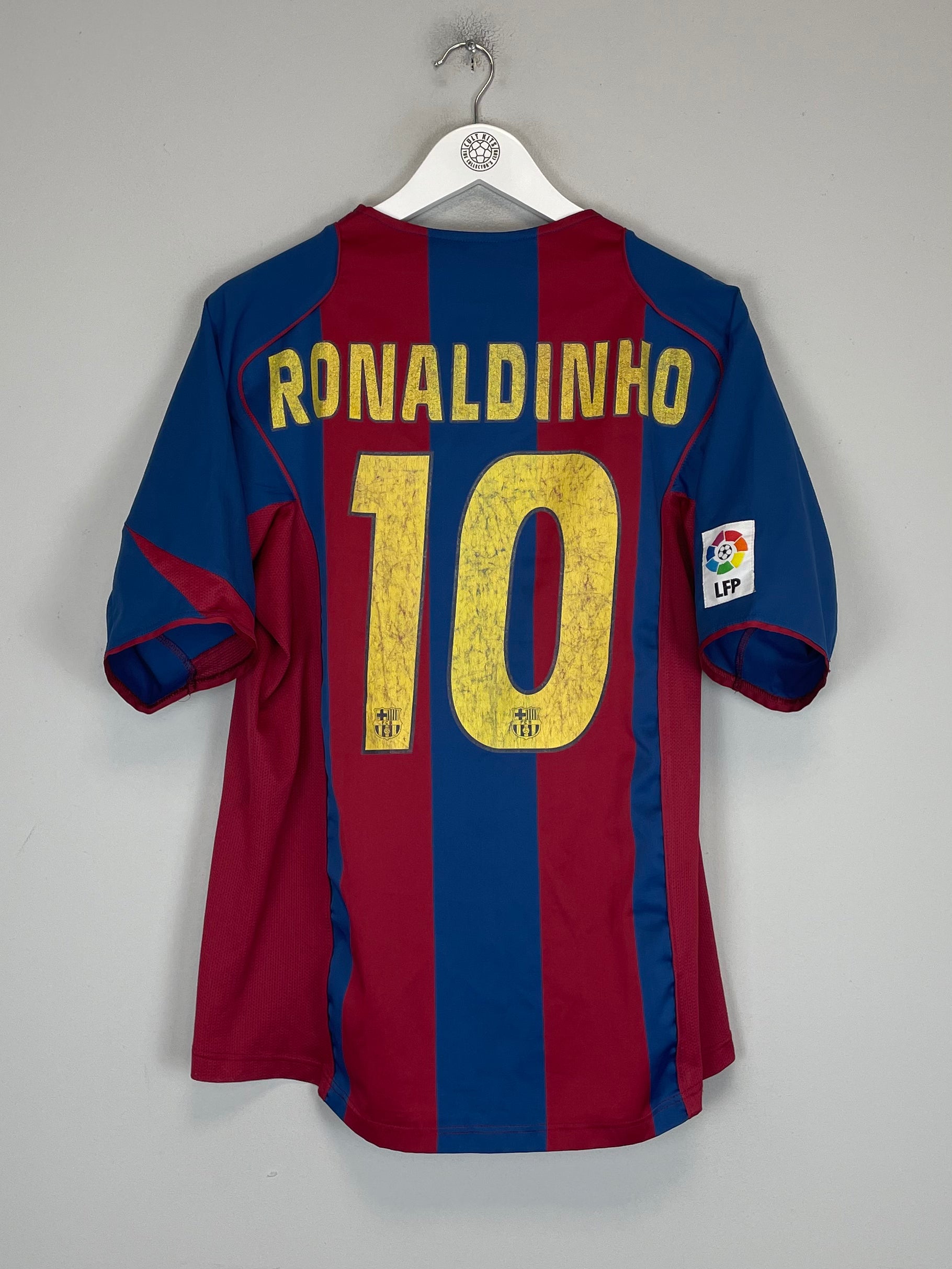 Shop 2004/05 BARCELONA RONALDINHO #10 HOME SHIRT (M) NIKE, classic football shirts, vintage football shirts & retro soccer jerseys at Cult Kits
