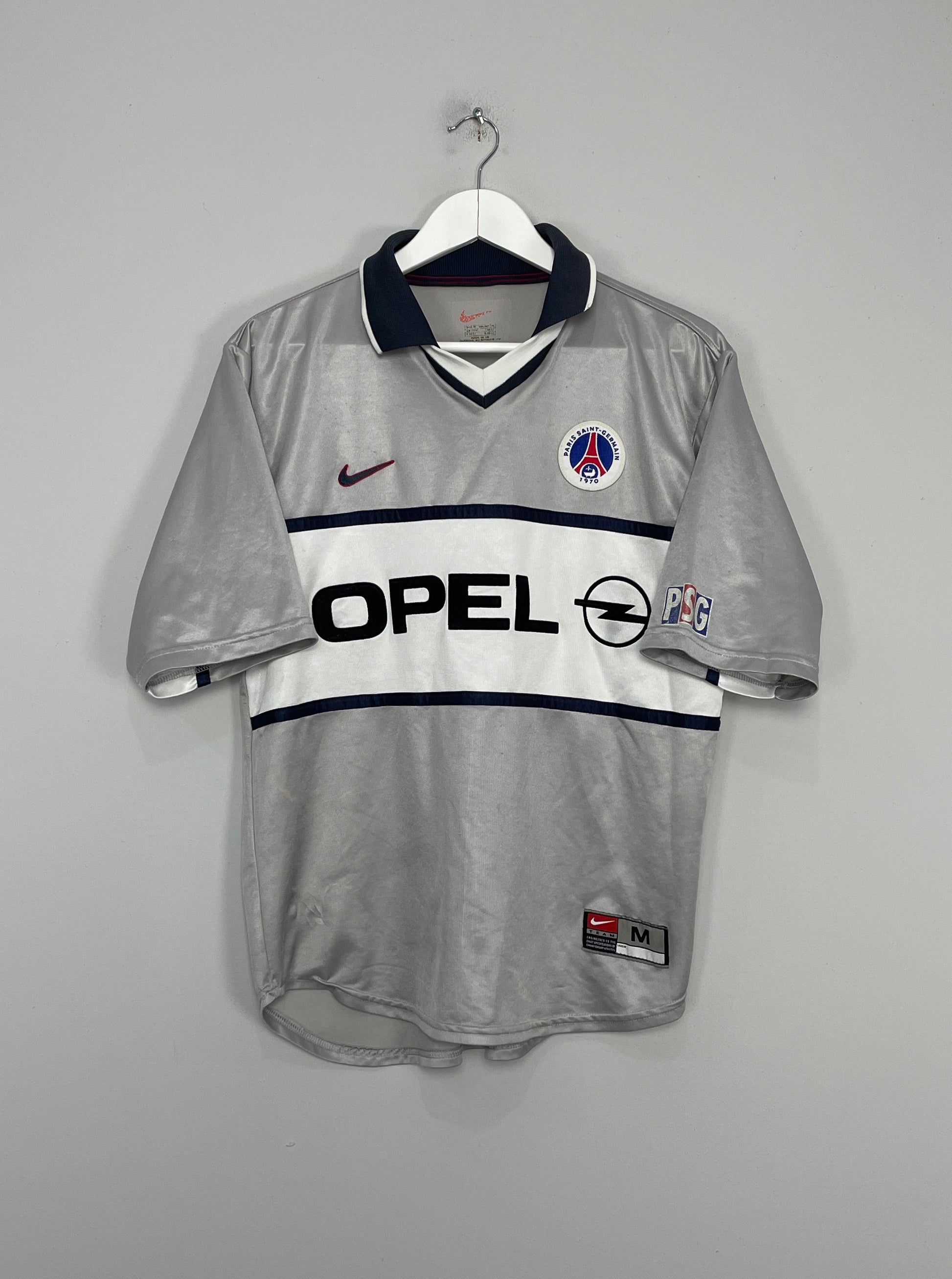 Image of the PSG shirt from the 2000/01 season