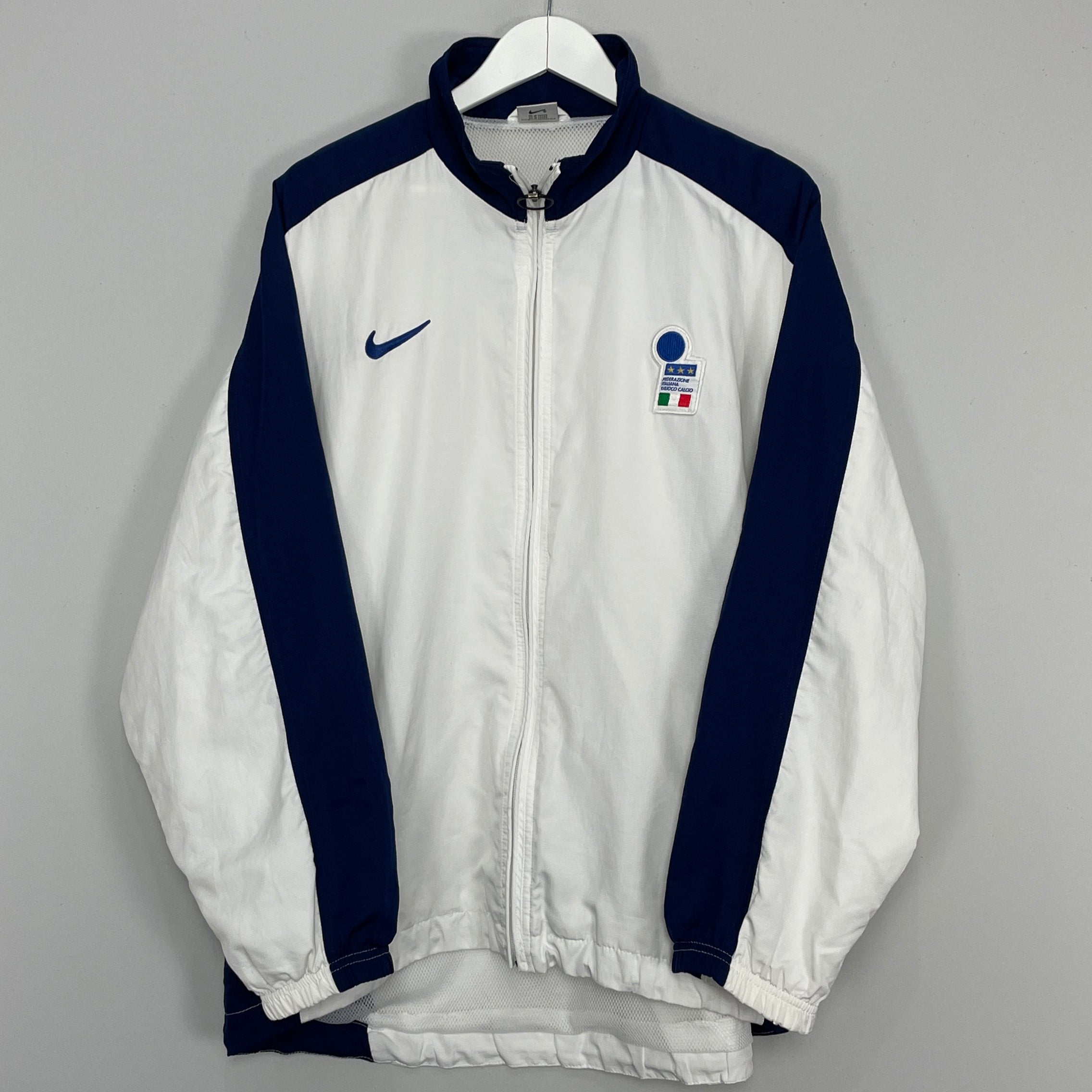 Shop 1997/98 ITALY TRAINING JACKET (M) NIKE, classic football shirts, vintage football shirts & retro soccer jerseys at Cult Kits