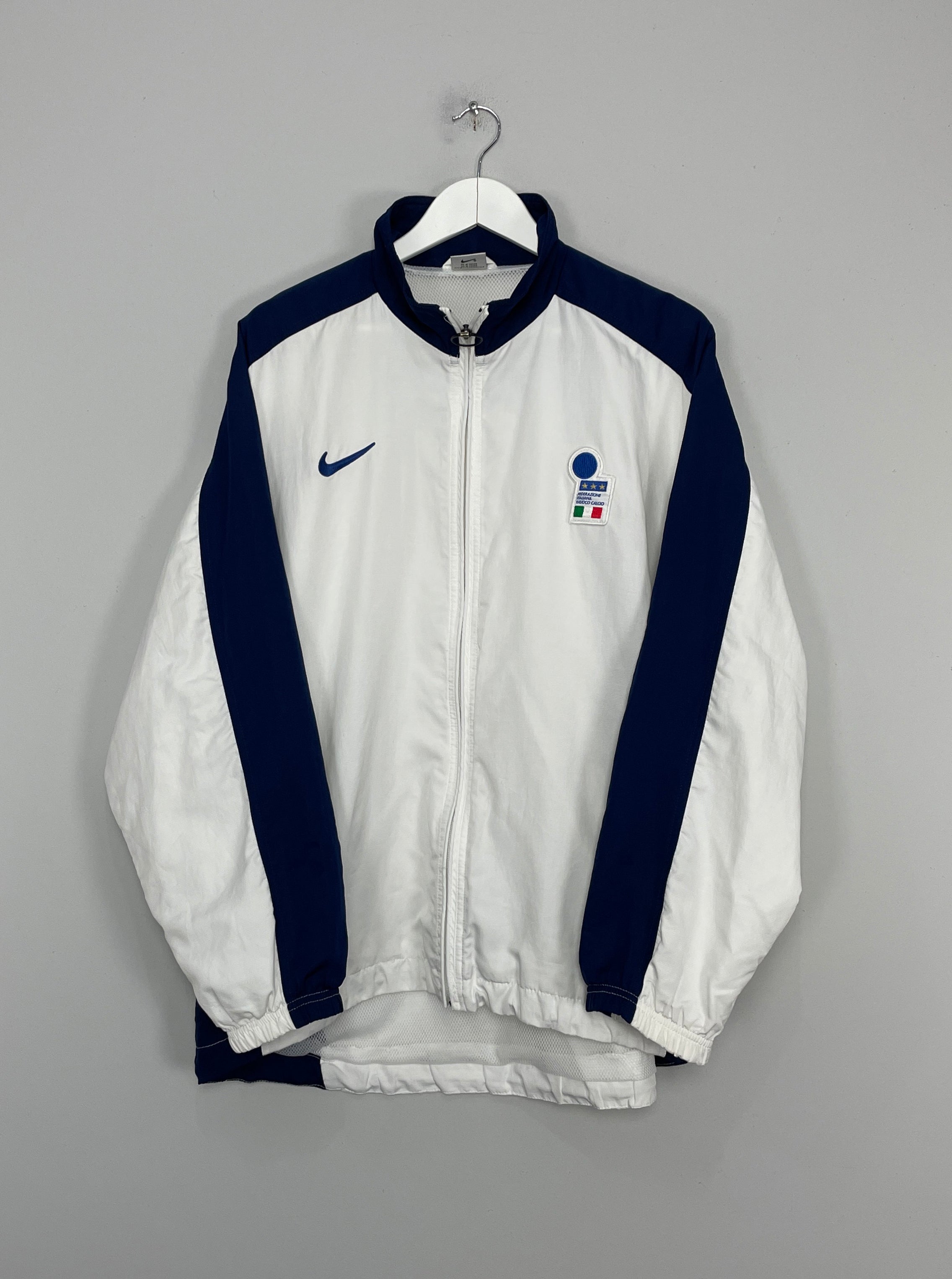 Shop 1997/98 ITALY TRAINING JACKET (M) NIKE, classic football shirts, vintage football shirts & retro soccer jerseys at Cult Kits