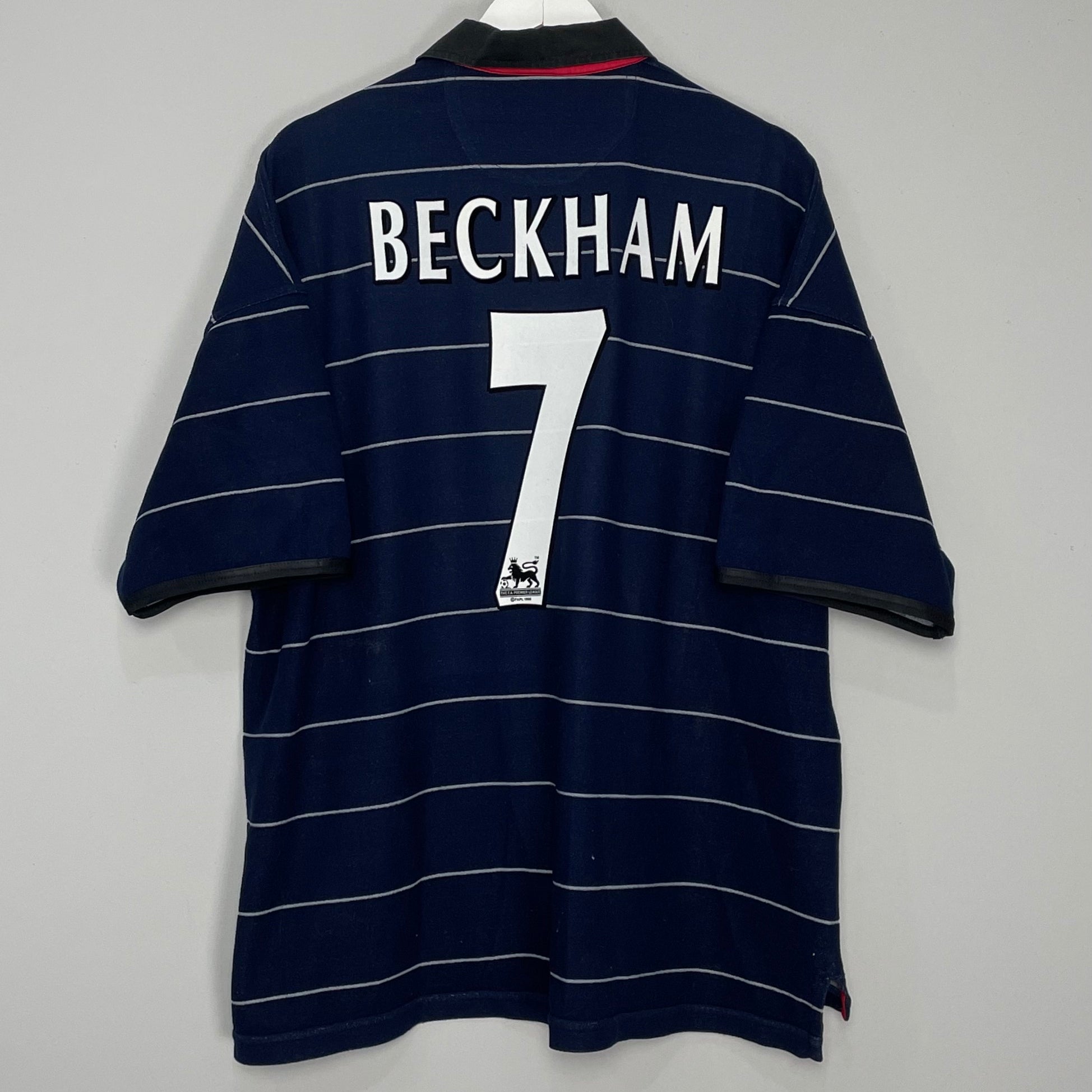 Shop 1999/00 MANCHESTER UNITED BECKHAM #7 AWAY SHIRT (XXL) UMBRO, classic football shirts, vintage football shirts & retro soccer jerseys at Cult Kits
