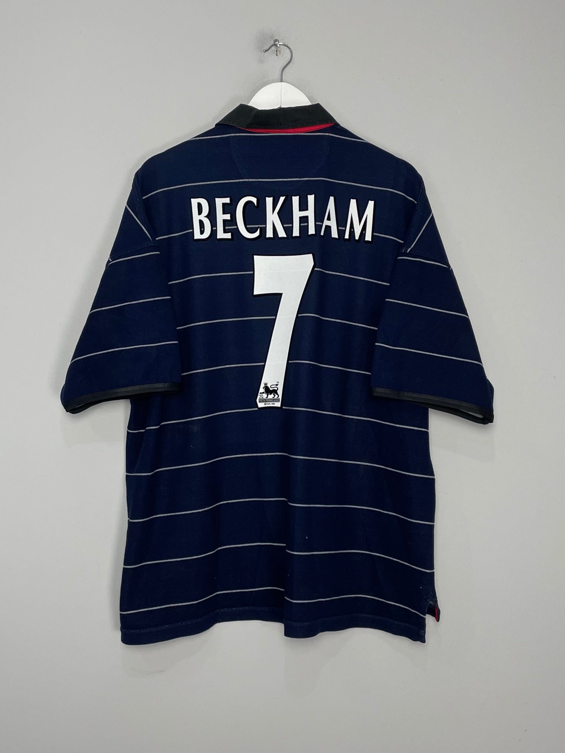Shop 1999/00 MANCHESTER UNITED BECKHAM #7 AWAY SHIRT (XXL) UMBRO, classic football shirts, vintage football shirts & retro soccer jerseys at Cult Kits