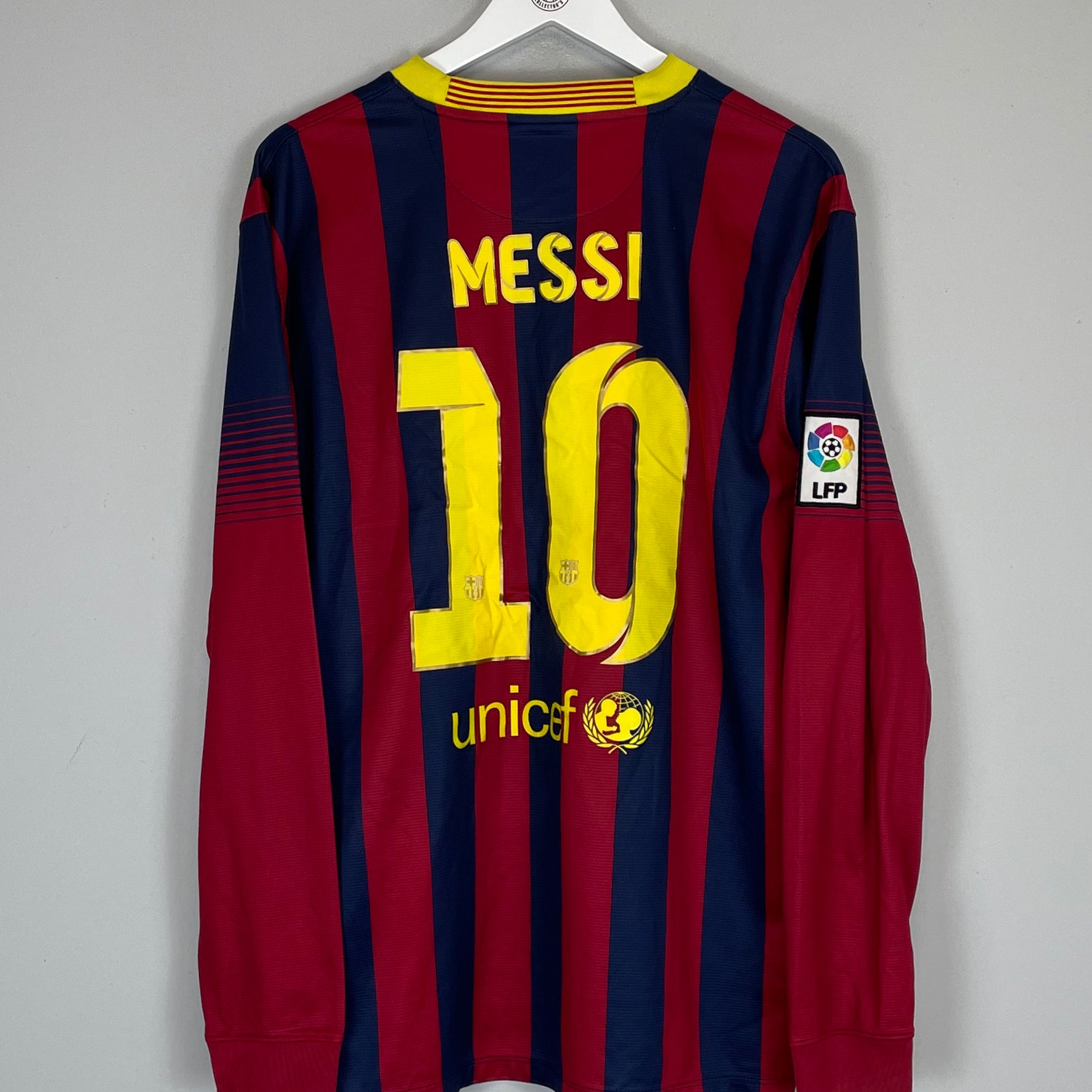 Shop 2013/14 BARCELONA MESSI #10 L/S HOME SHIRT (XL) NIKE, classic football shirts, vintage football shirts & retro soccer jerseys at Cult Kits