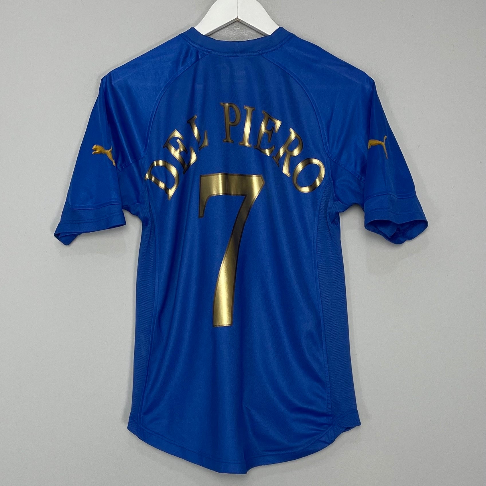 Shop 2004/05 ITALY DEL PIERO #7 HOME SHIRT (S) PUMA, classic football shirts, vintage football shirts & retro soccer jerseys at Cult Kits