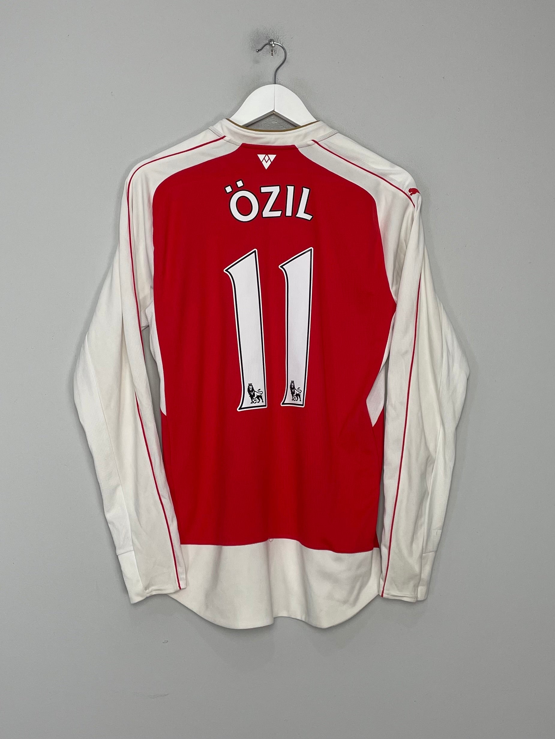 Shop 2015/16 ARSENAL OZIL #11 L/S HOME SHIRT (M) PUMA, classic football shirts, vintage football shirts & retro soccer jerseys at Cult Kits