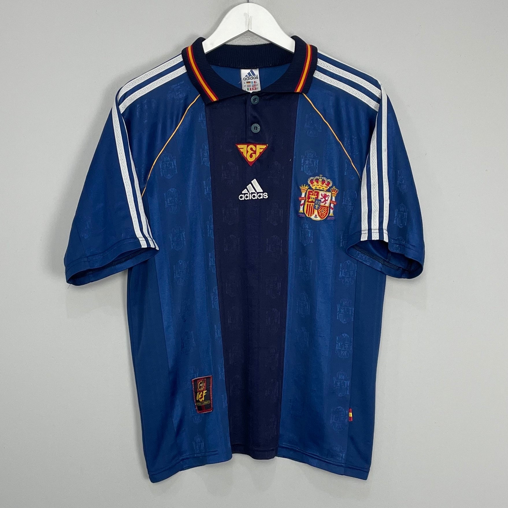 Shop 1999/00 SPAIN AWAY SHIRT (M) ADIDAS, classic football shirts, vintage football shirts & retro soccer jerseys at Cult Kits