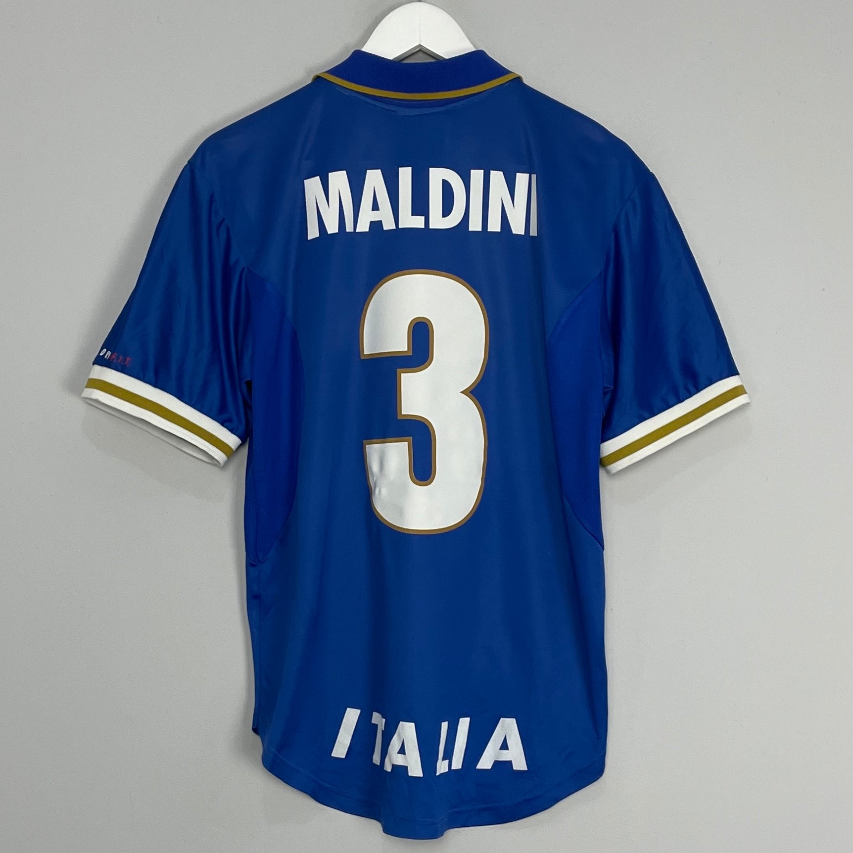 Shop 1996/97 ITALY MALDINI #3 HOME SHIRT (M) NIKE, classic football shirts, vintage football shirts & retro soccer jerseys at Cult Kits