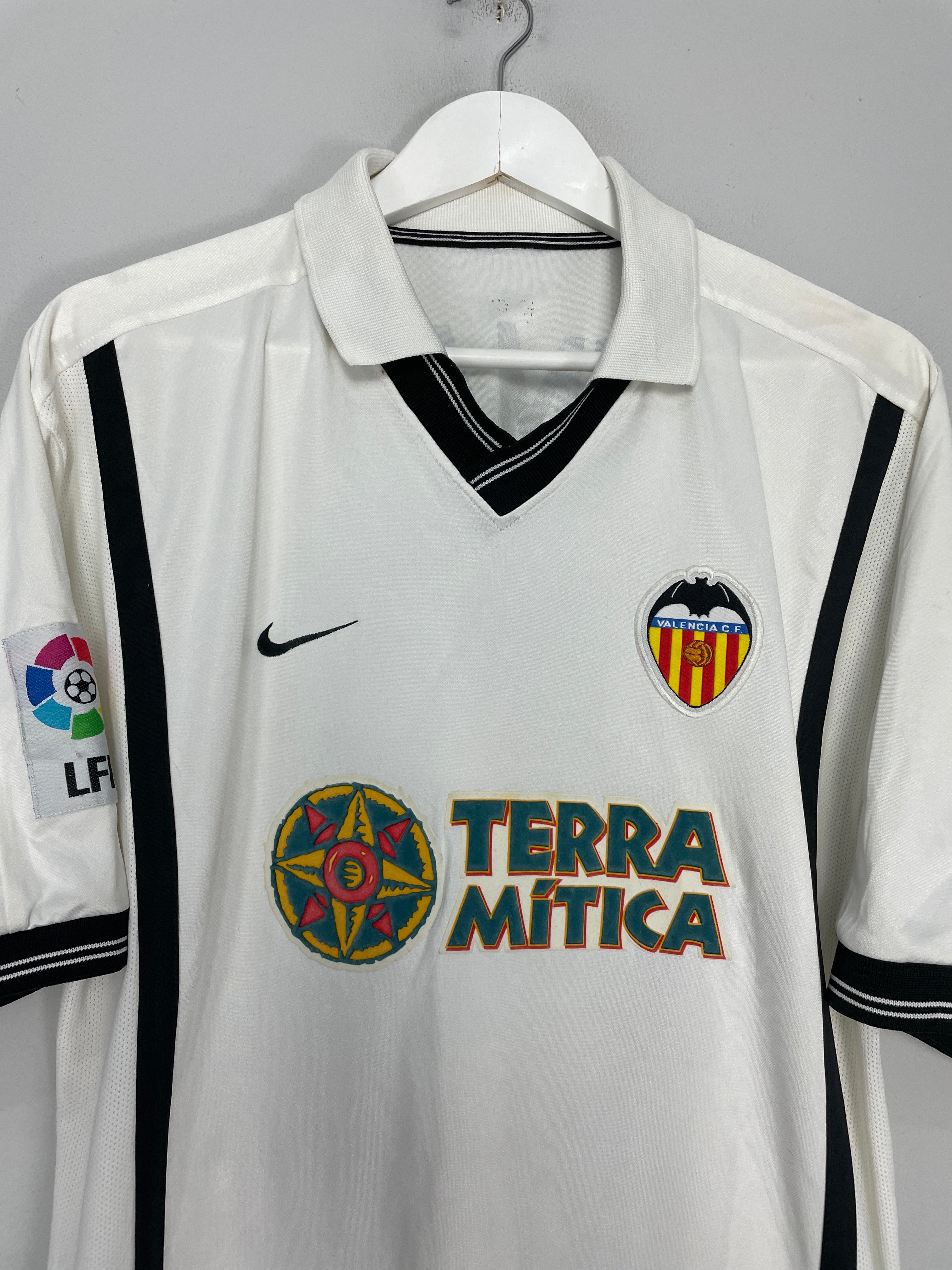 Shop 2000/01 VALENCIA AIMAR #22 HOME SHIRT (L) NIKE, classic football shirts, vintage football shirts & retro soccer jerseys at Cult Kits