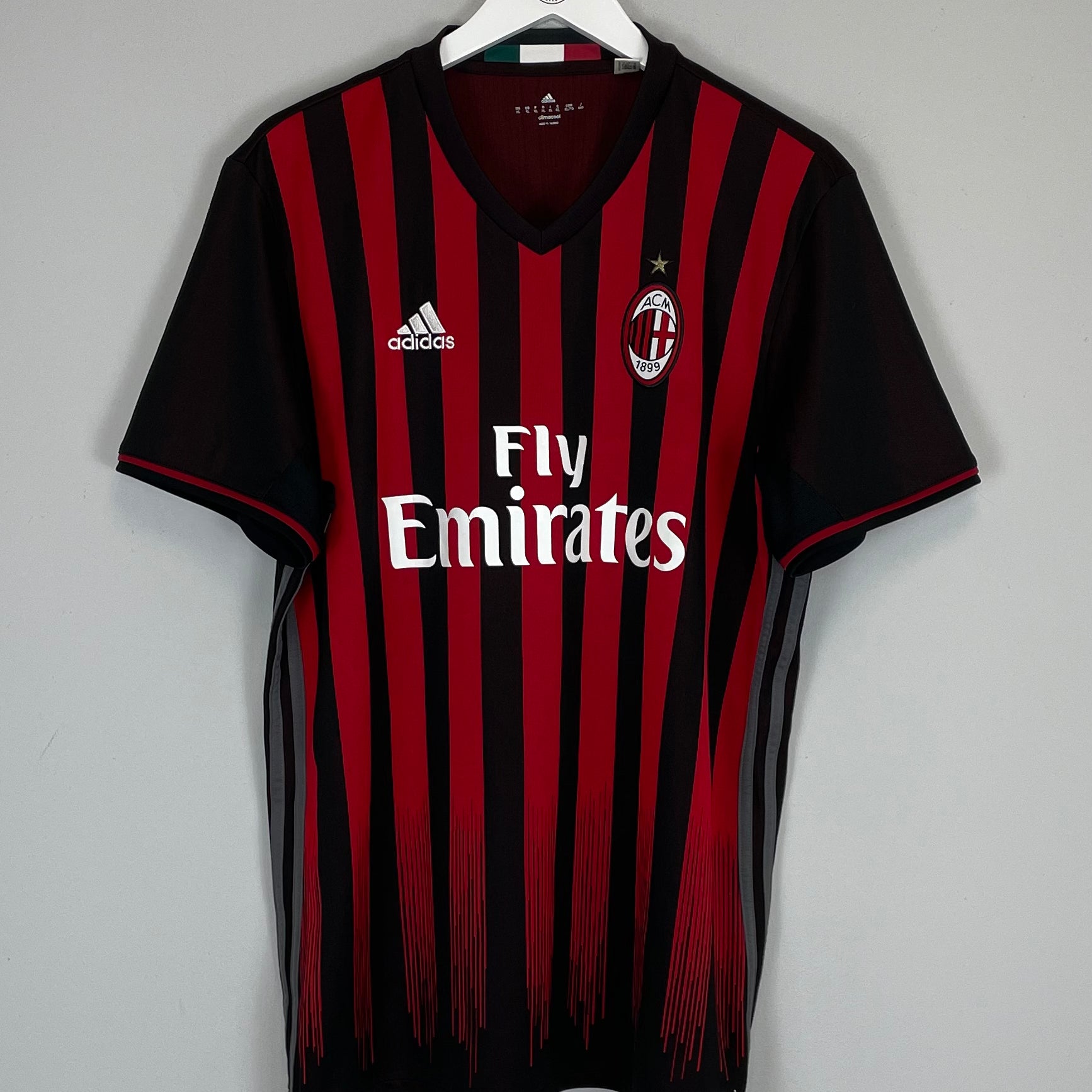 Shop 2016/17 AC MILAN HOME SHIRT (XL) ADIDAS, classic football shirts, vintage football shirts & retro soccer jerseys at Cult Kits