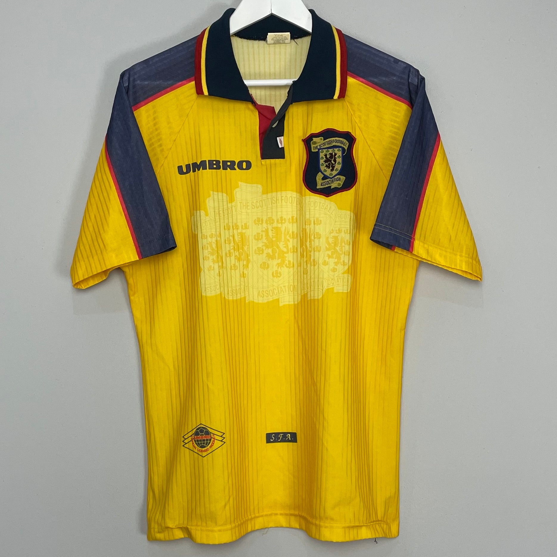 Shop 1997/99 SCOTLAND AWAY SHIRT (M) UMBRO, classic football shirts, vintage football shirts & retro soccer jerseys at Cult Kits