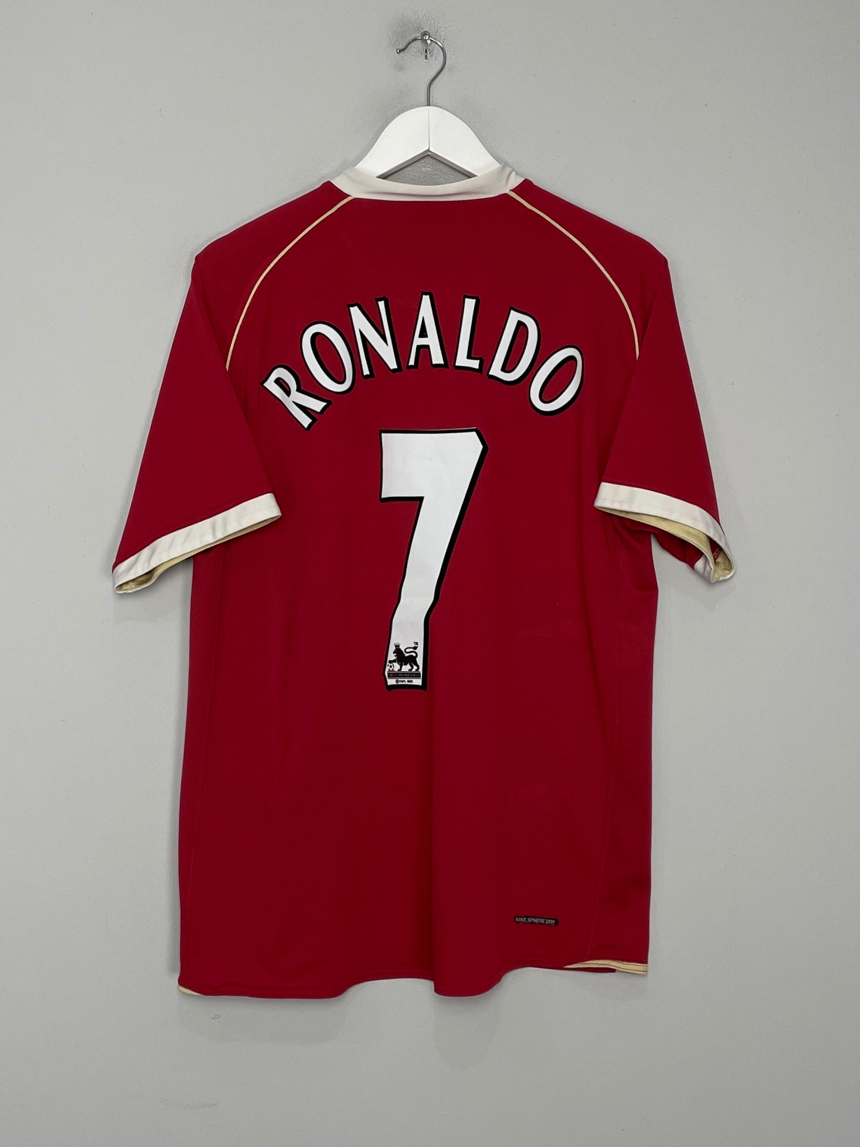 Shop 2006/07 MANCHESTER UNITED RONALDO #7 HOME SHIRT (M) NIKE, classic football shirts, vintage football shirts & retro soccer jerseys at Cult Kits