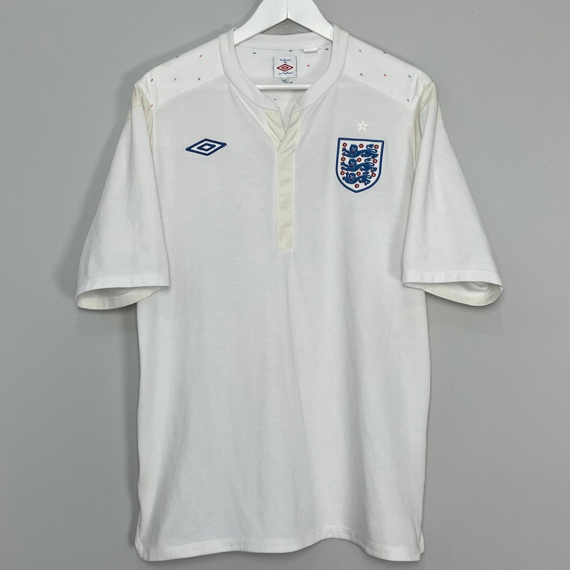 Shop 2010/12 ENGLAND HOME SHIRT (XL) UMBRO, classic football shirts, vintage football shirts & retro soccer jerseys at Cult Kits