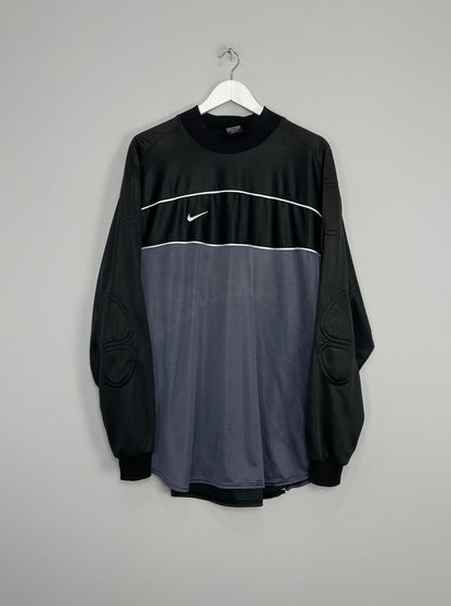 Image of the Nike gk template shirt from the 1998/00 season